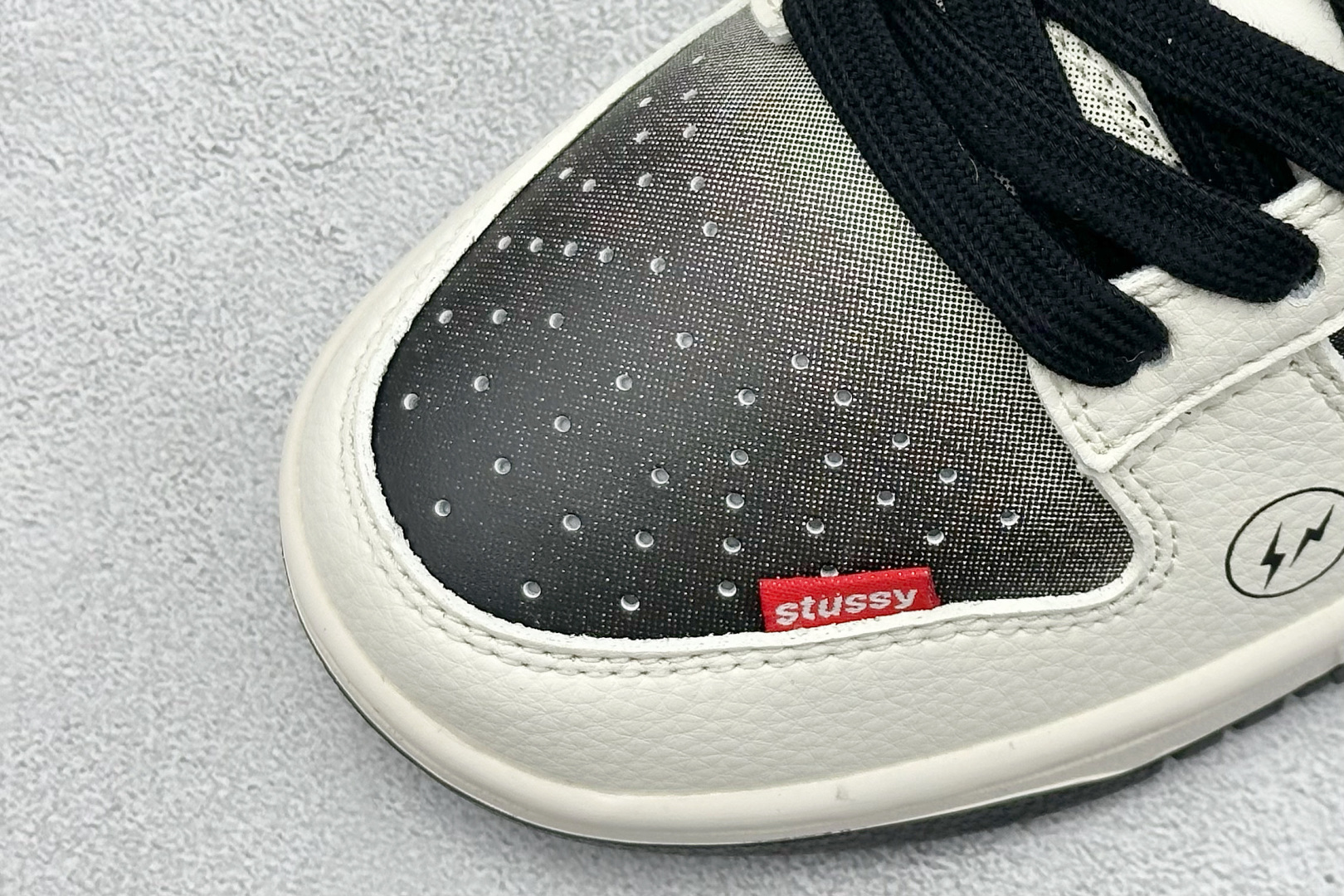 280 Nike SB Dunk Low 斯图西联名 闪电渐变米黑 周年高端定制 低帮休闲板鞋 QW5836-020