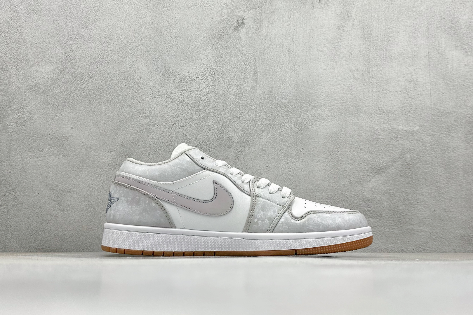 Air Jordan 1 Low 舒适百搭 防滑耐磨 低帮 复古篮球鞋 553558-146-莆田鞋,莆田鞋货源,高仿鞋,高仿鞋货源,安福档口,莆田高仿鞋,莆田鞋批发,高仿鞋批发,莆田高仿运动鞋,高仿运动鞋,莆田运动鞋 Air Jordan 1 Low 舒适百搭 防滑耐磨 低帮 复古篮球鞋 553558-146