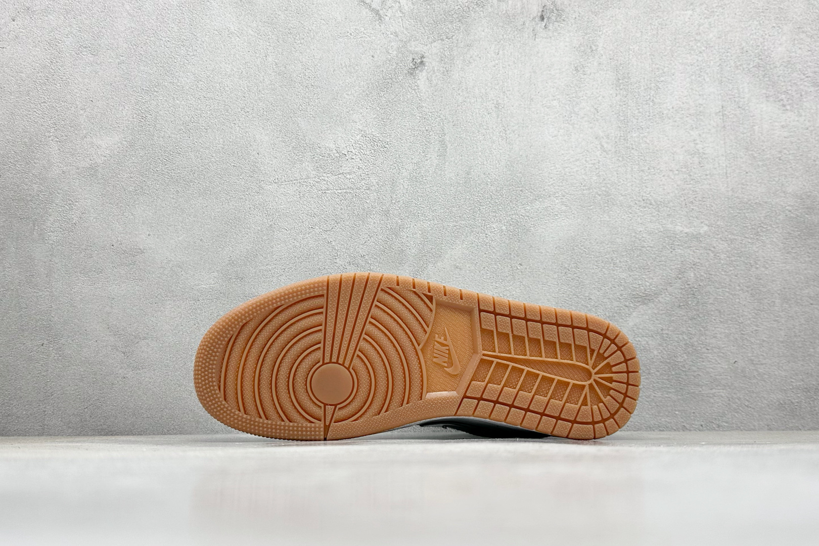 Air Jordan 1 Low 舒适百搭 防滑耐磨 低帮 复古篮球鞋 553558-146-莆田鞋,莆田鞋货源,高仿鞋,高仿鞋货源,安福档口,莆田高仿鞋,莆田鞋批发,高仿鞋批发,莆田高仿运动鞋,高仿运动鞋,莆田运动鞋 Air Jordan 1 Low 舒适百搭 防滑耐磨 低帮 复古篮球鞋 553558-146