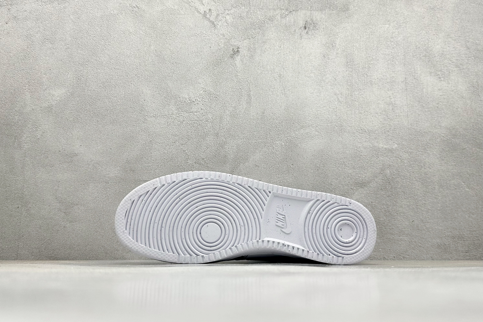 Nike Court Vision Low 绑带手绘涂鸦 休闲运动板鞋 低帮百搭透气休闲运动板 DH2987-101-莆田鞋,莆田鞋货源,高仿鞋,高仿鞋货源,安福档口,莆田高仿鞋,莆田鞋批发,高仿鞋批发,莆田高仿运动鞋,高仿运动鞋,莆田运动鞋 Nike Court Vision Low 绑带手绘涂鸦 休闲运动板鞋 低帮百搭透气休闲运动板 DH2987-101