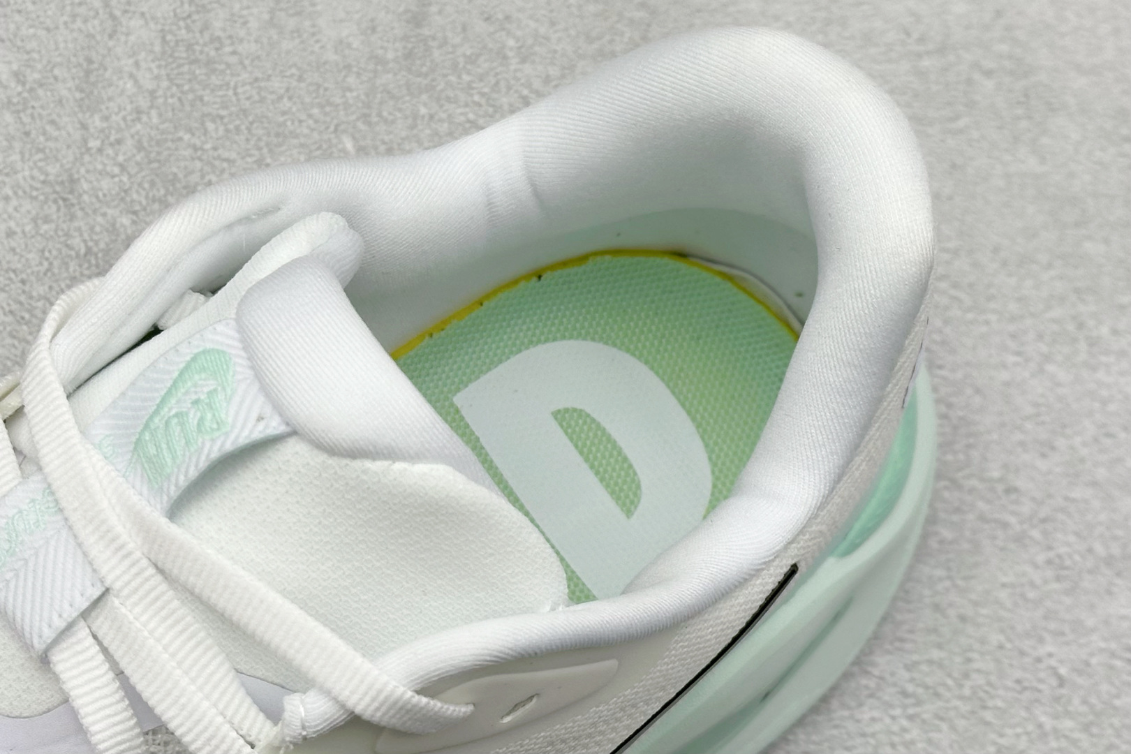 FS版Nike Air Zoom Structure 26 耐克减震防滑舒适跑鞋 HJ1101-100-莆田鞋,莆田鞋货源,高仿鞋,高仿鞋货源,安福档口,莆田高仿鞋,莆田鞋批发,高仿鞋批发,莆田高仿运动鞋,高仿运动鞋,莆田运动鞋 FS版Nike Air Zoom Structure 26 耐克减震防滑舒适跑鞋 HJ1101-100