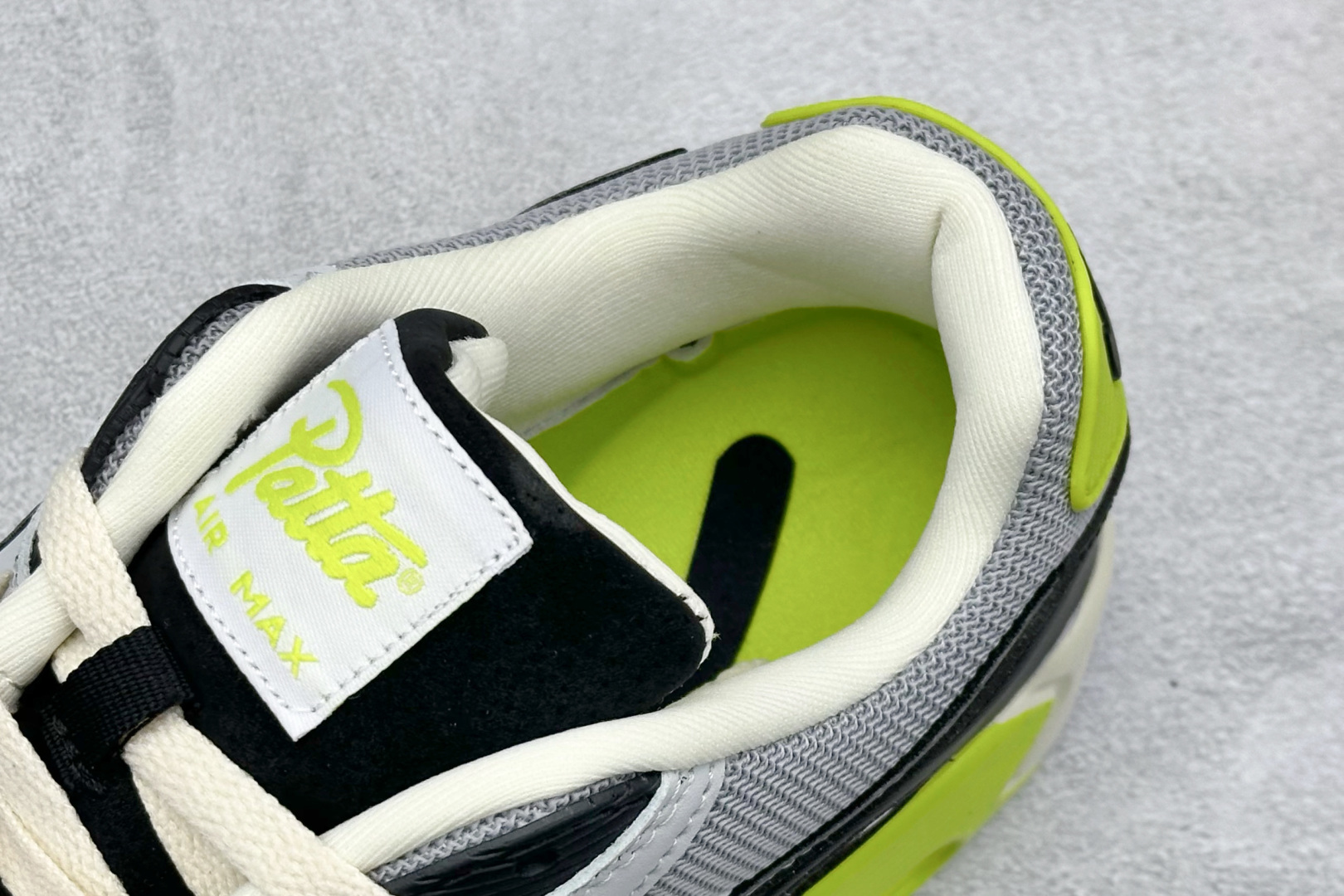 NK Air 90 气垫复古减震跑步鞋 经典重温 HF8814-001-莆田鞋,莆田鞋货源,高仿鞋,高仿鞋货源,安福档口,莆田高仿鞋,莆田鞋批发,高仿鞋批发,莆田高仿运动鞋,高仿运动鞋,莆田运动鞋 NK Air 90 气垫复古减震跑步鞋 经典重温 HF8814-001