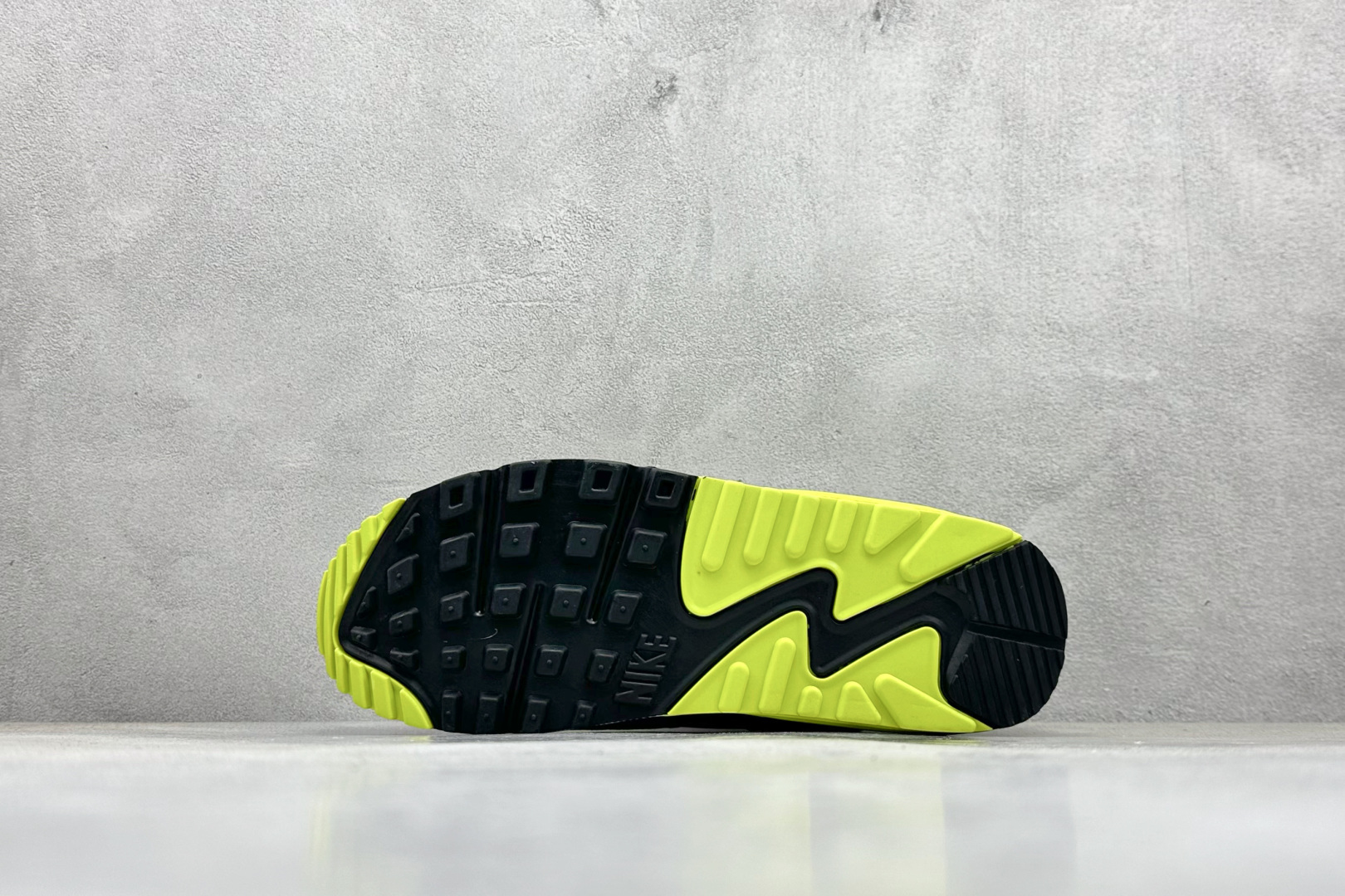 NK Air 90 气垫复古减震跑步鞋 经典重温 HF8814-001-莆田鞋,莆田鞋货源,高仿鞋,高仿鞋货源,安福档口,莆田高仿鞋,莆田鞋批发,高仿鞋批发,莆田高仿运动鞋,高仿运动鞋,莆田运动鞋 NK Air 90 气垫复古减震跑步鞋 经典重温 HF8814-001