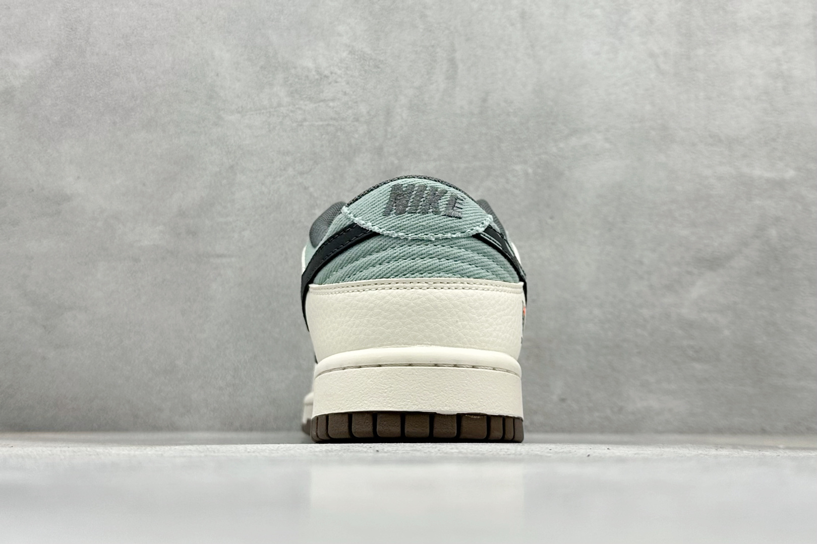240 Nike SB Dunk Low “巴黎世家联名---白绿迷彩帆布”以白绿 XD1588-234