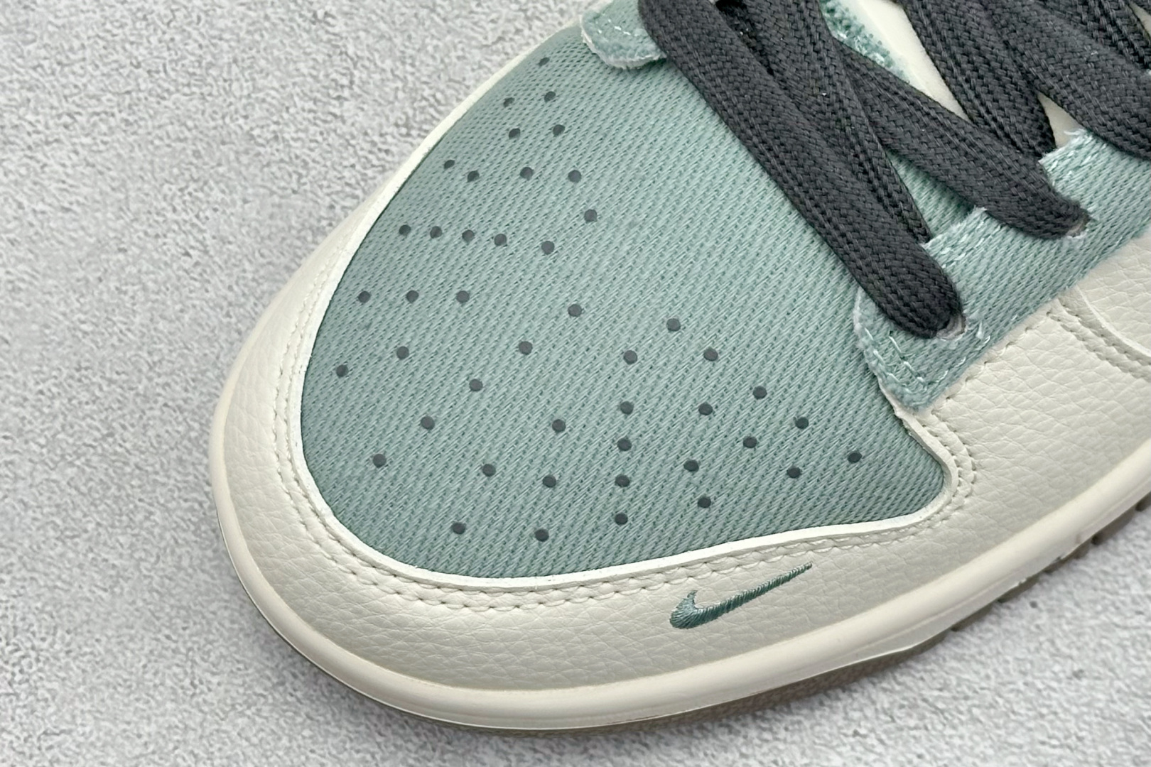 240 Nike SB Dunk Low “巴黎世家联名---白绿迷彩帆布”以白绿 XD1588-234