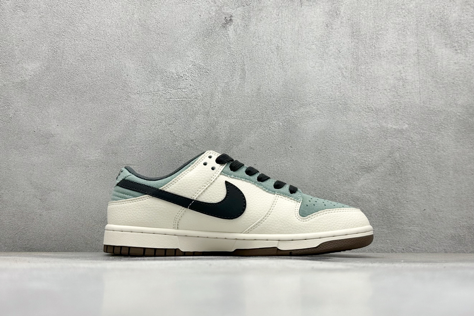 240 Nike SB Dunk Low “巴黎世家联名---白绿迷彩帆布”以白绿 XD1588-234