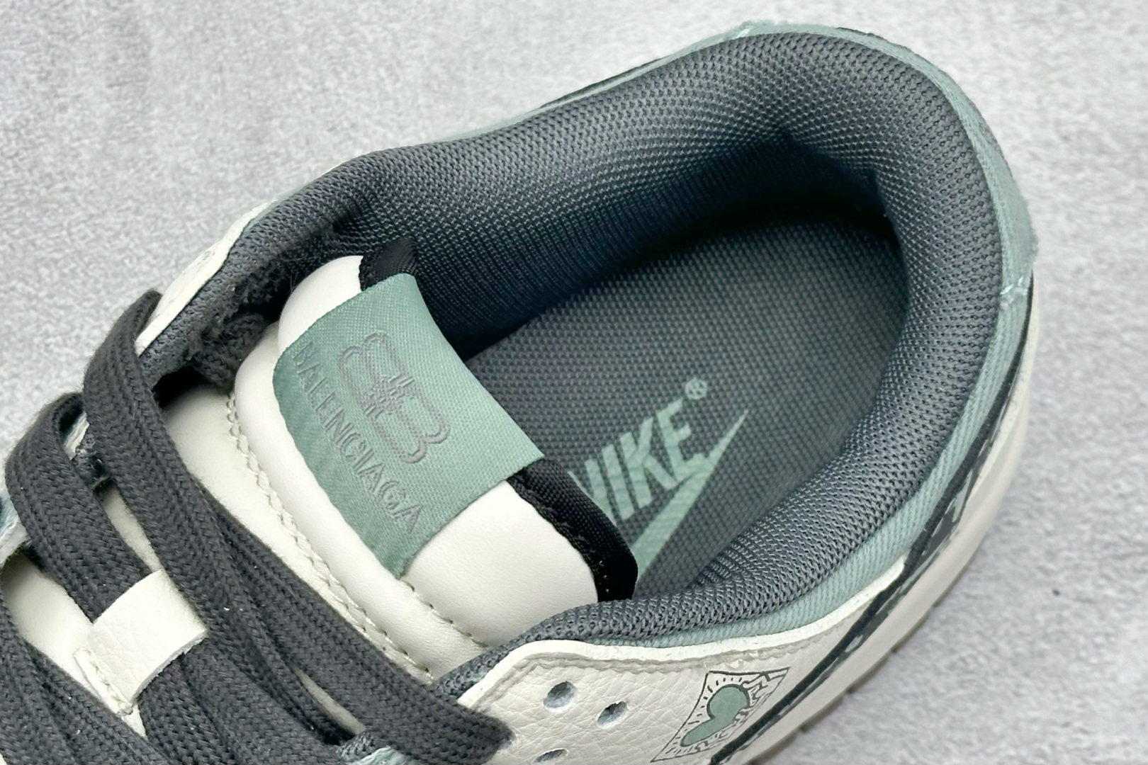 240 Nike SB Dunk Low “巴黎世家联名---白绿迷彩帆布”以白绿 XD1588-234