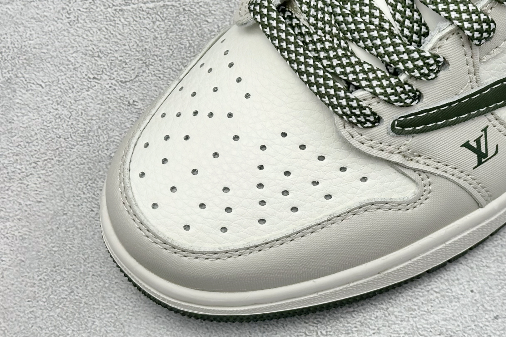 Travis Scott x Fragment Design x Air Jordan 1 Low SP AJ1 乔1 LV联名 米白军绿树纹 低帮文化休闲板鞋 JW1188-150