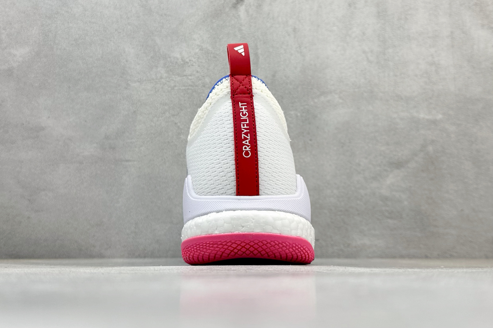 220 ADIDAS CRAZYFLIGHT MID 运动鞋 减震防滑 针织网面设计 鞋底采用真爆颗粒 三层组合大底 舒适透气 BB6892