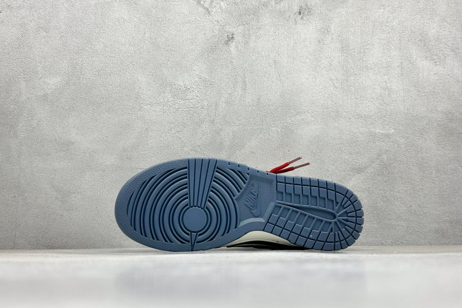 福利特价
Nike SB Dunk Low x Stussy 蛇年限定 青蓝
纯原大厂出品 极力推荐
原