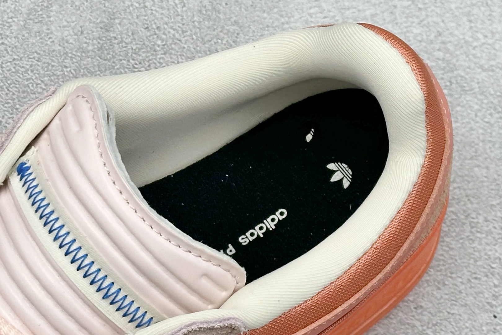 140 Bad Bunny x Adidas Gazelle Indoor 联名款 三叶草复古休闲防滑耐磨低帮板鞋 JS5052