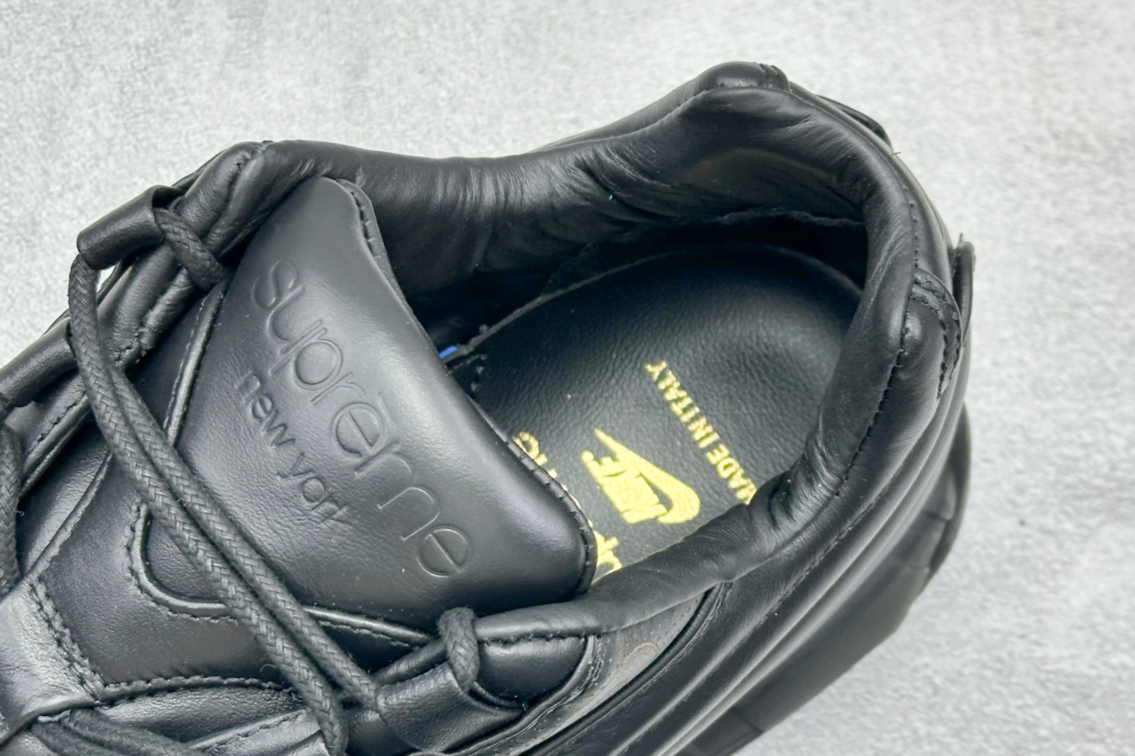 Supreme x Nike Air 95 Lux 联名款 复古减震气垫跑鞋 CI0999-001