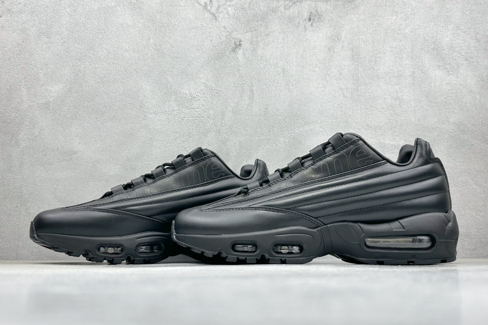 Supreme x Nike Air 95 Lux 联名款 复古减震气垫跑鞋 CI0999-001