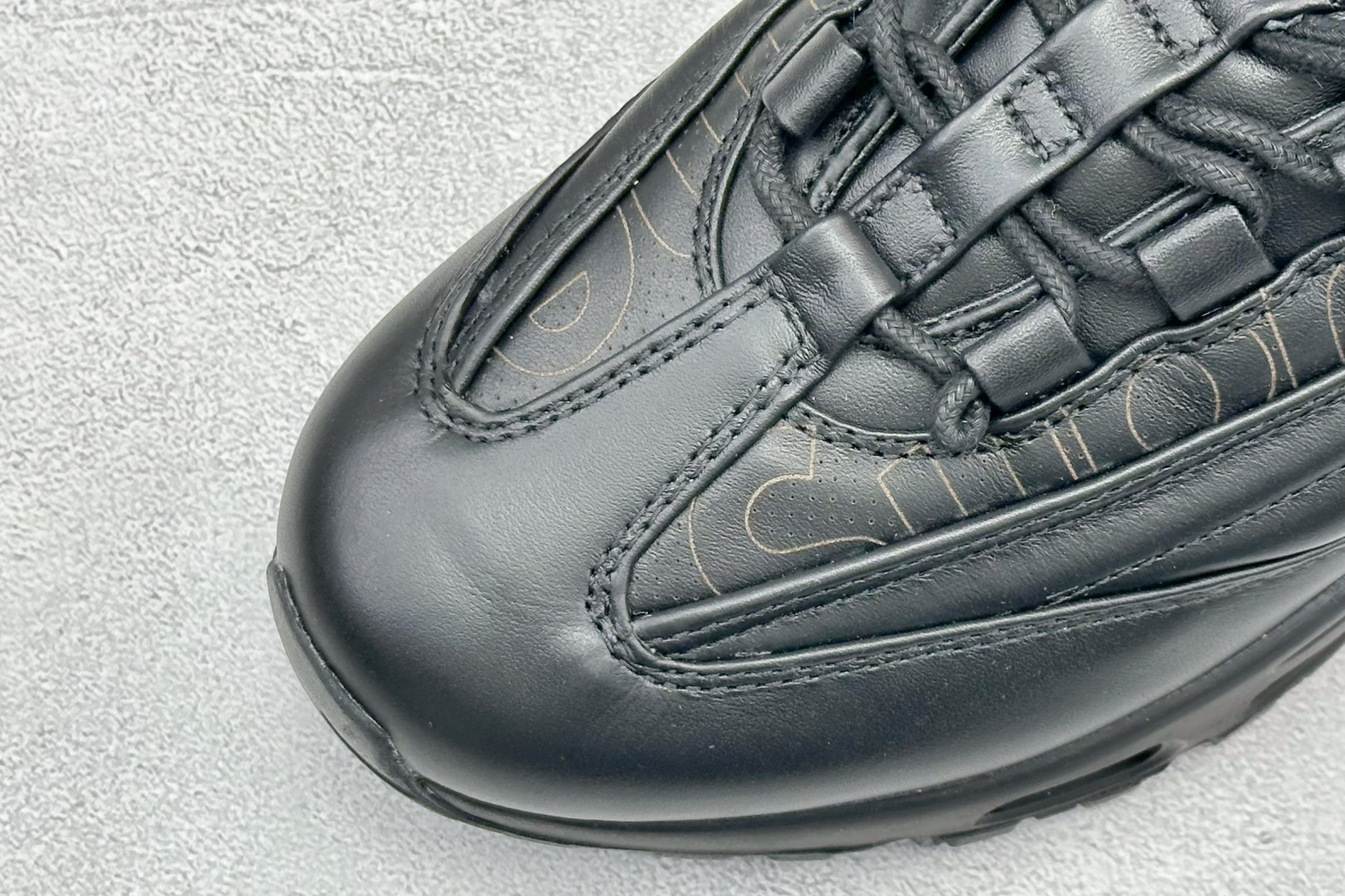 Supreme x Nike Air 95 Lux 联名款 复古减震气垫跑鞋 CI0999-001