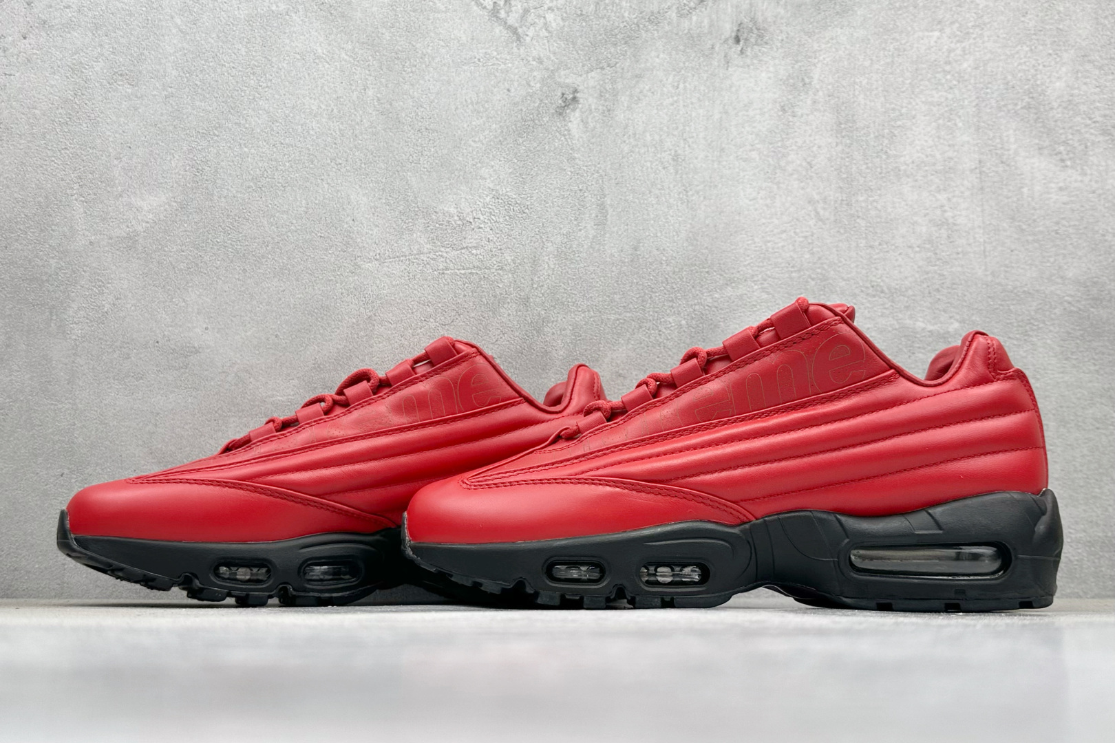Supreme x Nike Air 95 Lux 联名款 复古减震气垫跑鞋 CI0999-600