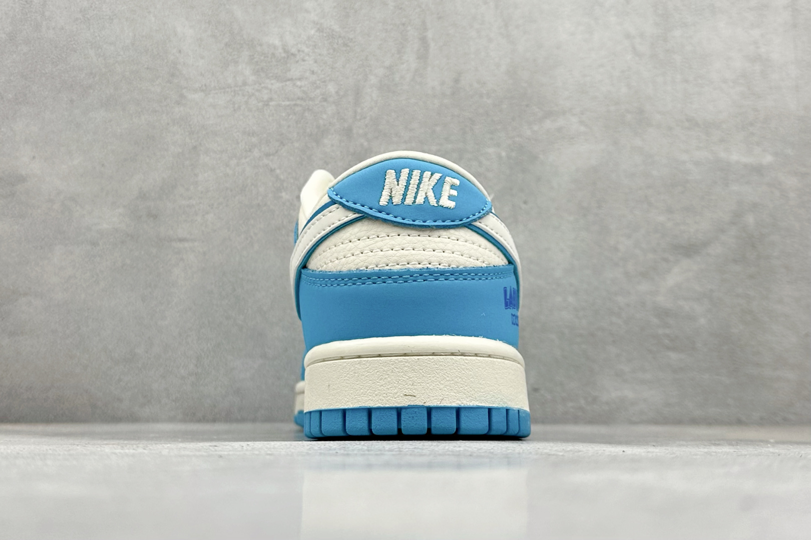 280 XC版Nike SB Dunk Low x LABUBU 蓝白小勾 DG2025-008