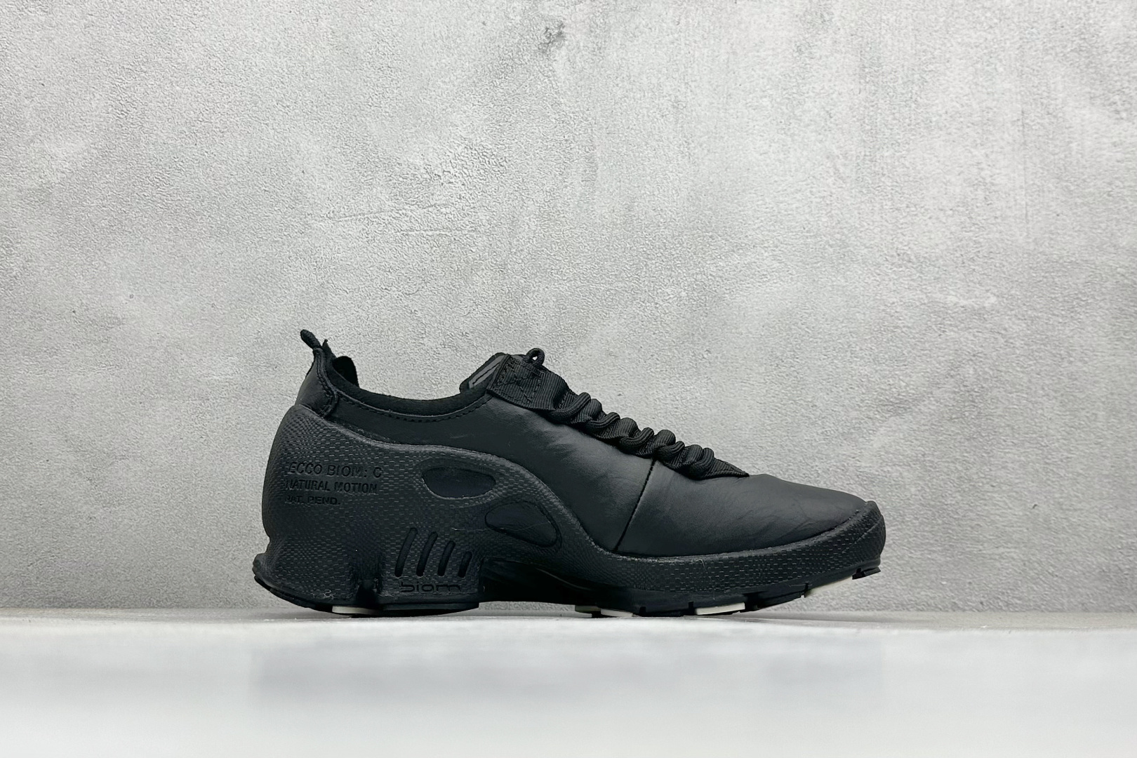 240 ECCO爱步运动男鞋 25年新款百搭跑步健身鞋 800424