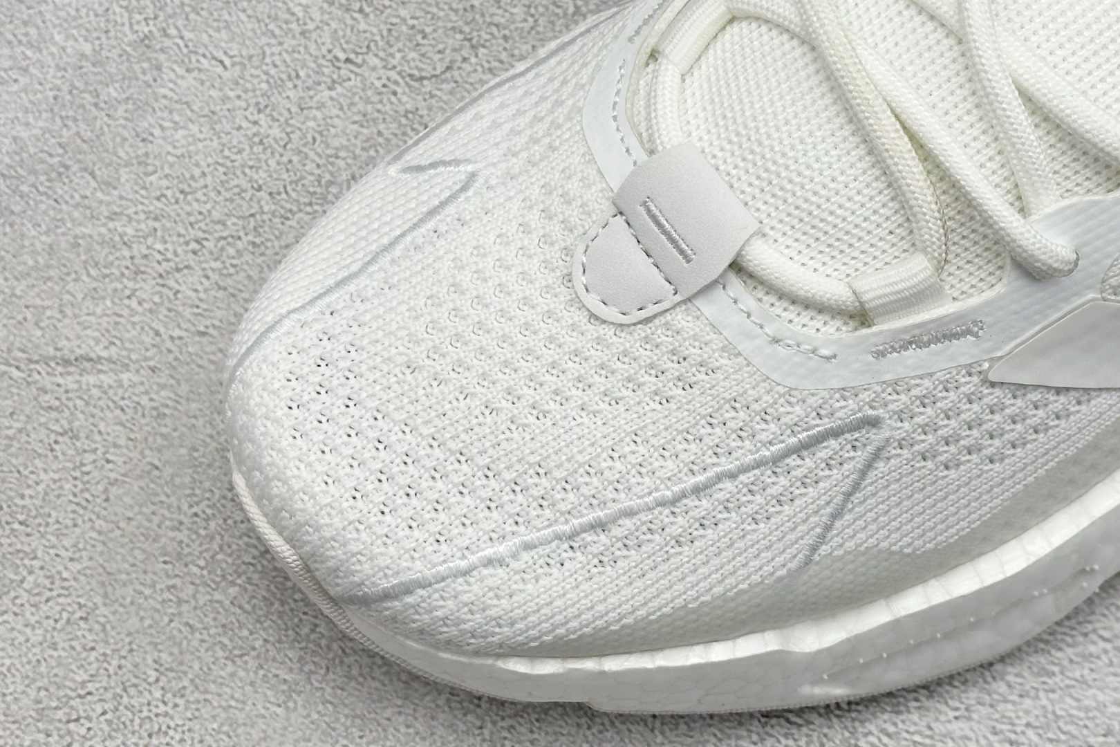 190 AD Boo X9000L4 系列复古爆米花跑鞋 S23688