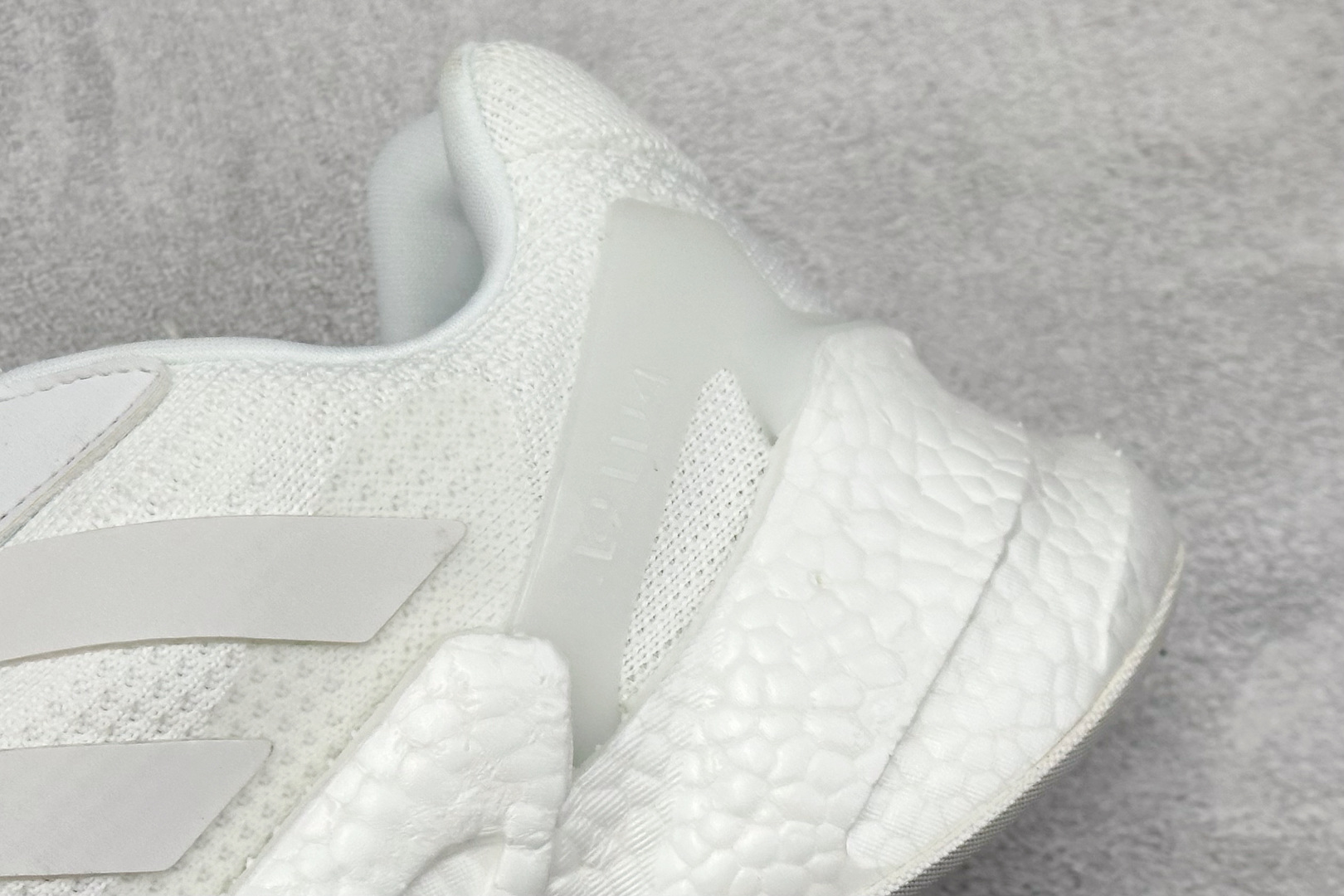 190 AD Boo X9000L4 系列复古爆米花跑鞋 S23688