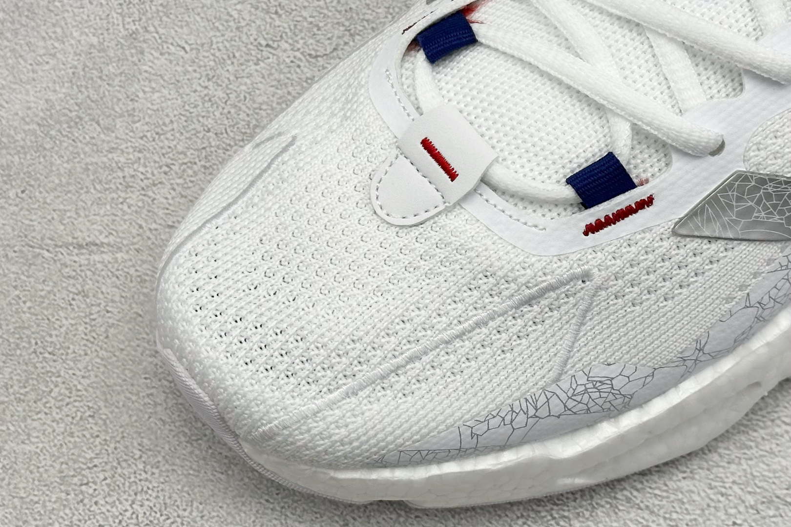 190 AD Boo X9000L4 系列复古爆米花跑鞋 #整体造型极具速度感 GY1333