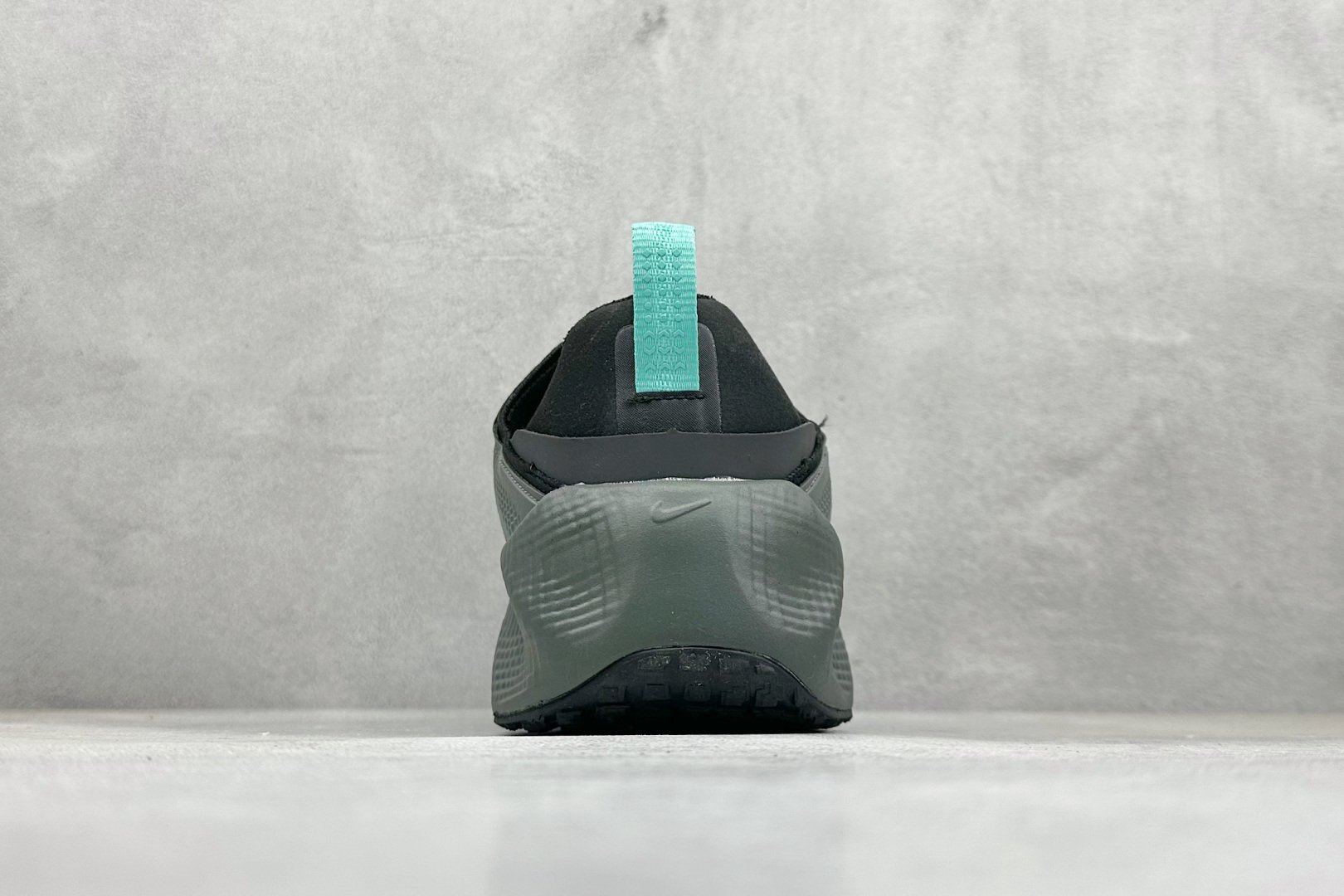 HYEIN SEO x Nike Ava Rover Ava Rover 联名鞋 DX4215-006