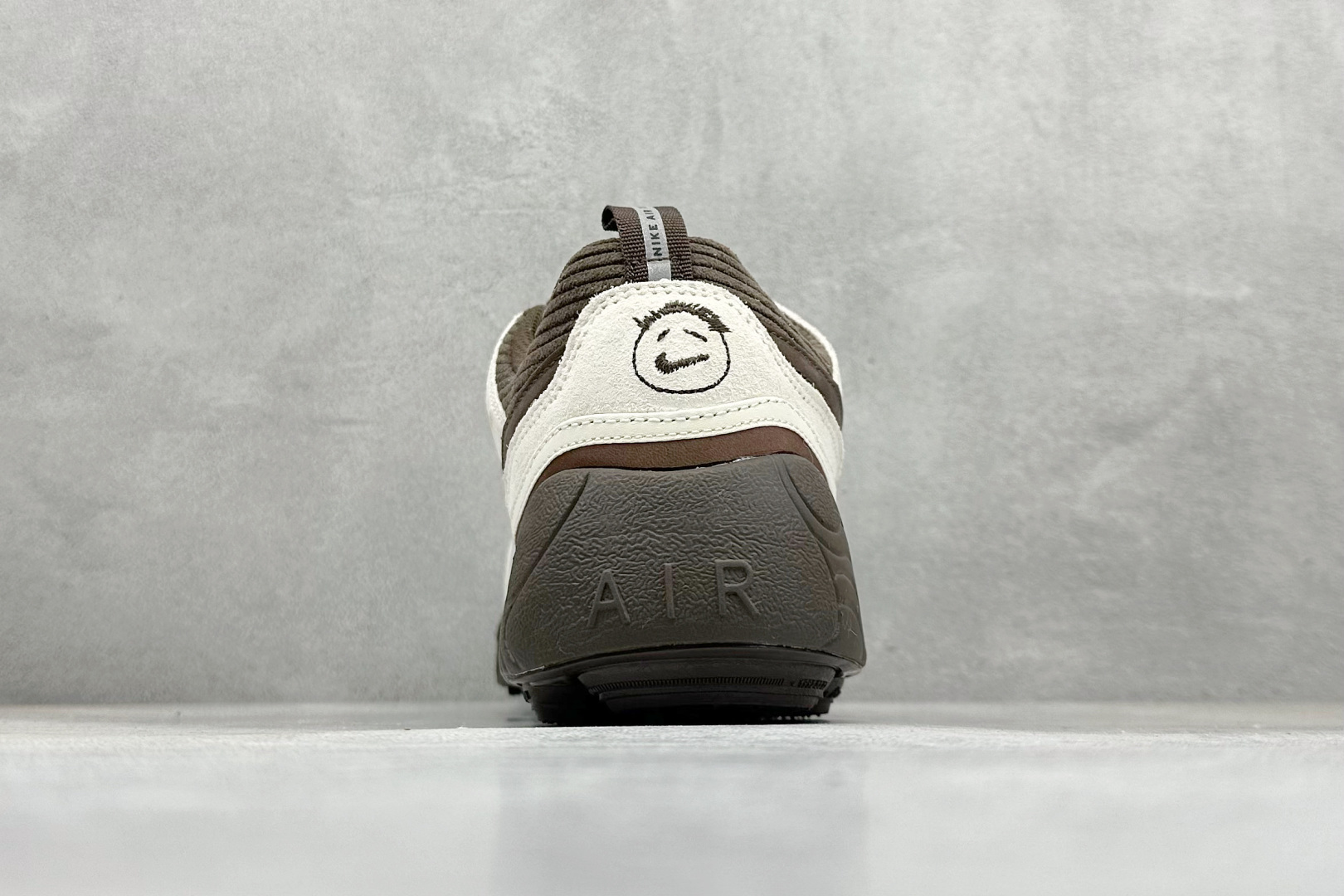 290 YH版 Travis Scott x Nk Shark-A-Don ”Sail” 联名款 潮流低帮生活休闲鞋 HQ3072-400