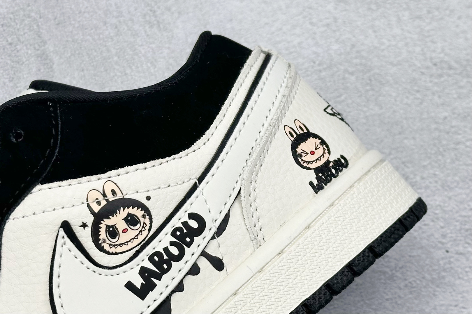 XC版Nike AJ1 Low 黑白拉布布联名 低帮休闲板鞋 QG2025-006