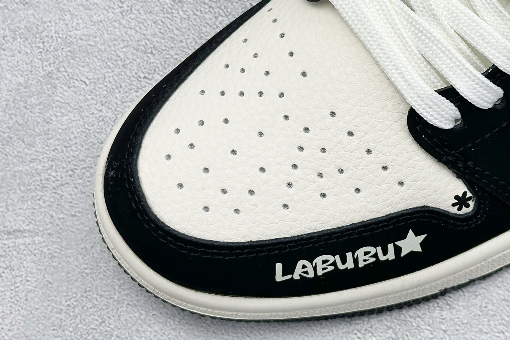 XC版Nike AJ1 Low 黑白拉布布联名 低帮休闲板鞋 QG2025-006