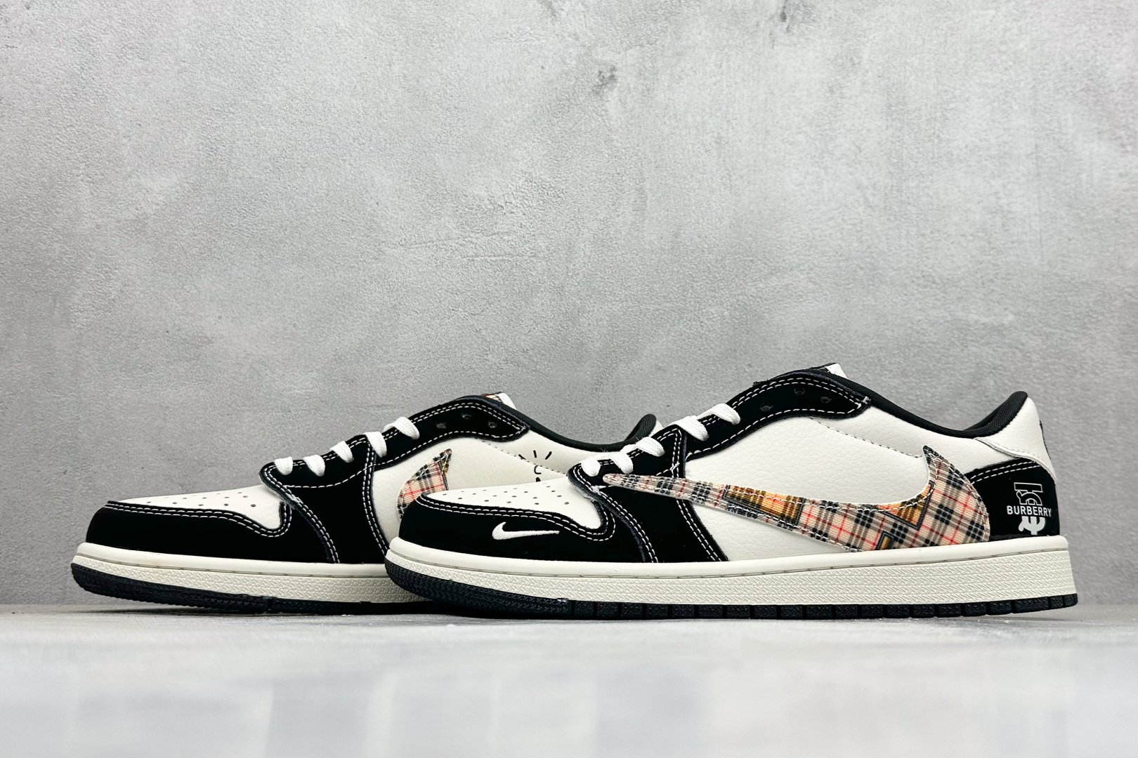 XC版Travis Scott x Fragment Design x Air Jordan 1 Low SP AJ1 乔1 联名款 低帮文化休闲板鞋 XS2025-048