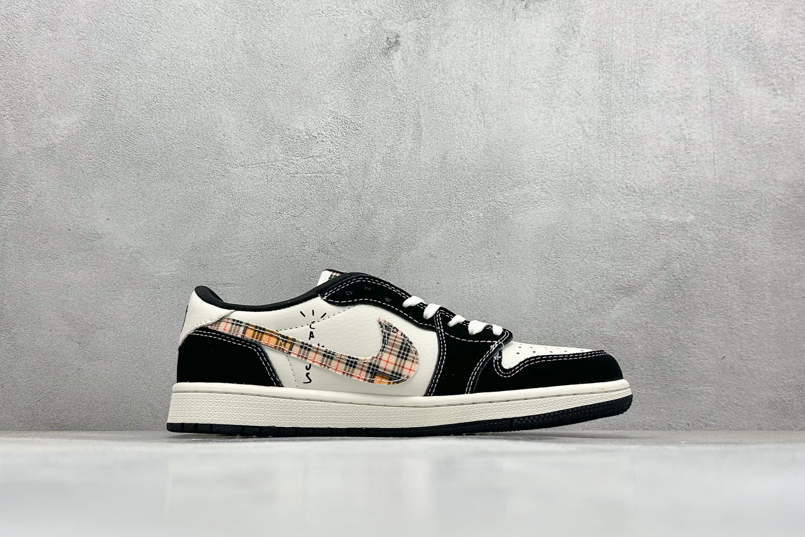 XC版Travis Scott x Fragment Design x Air Jordan 1 Low SP AJ1 乔1 联名款 低帮文化休闲板鞋 XS2025-048