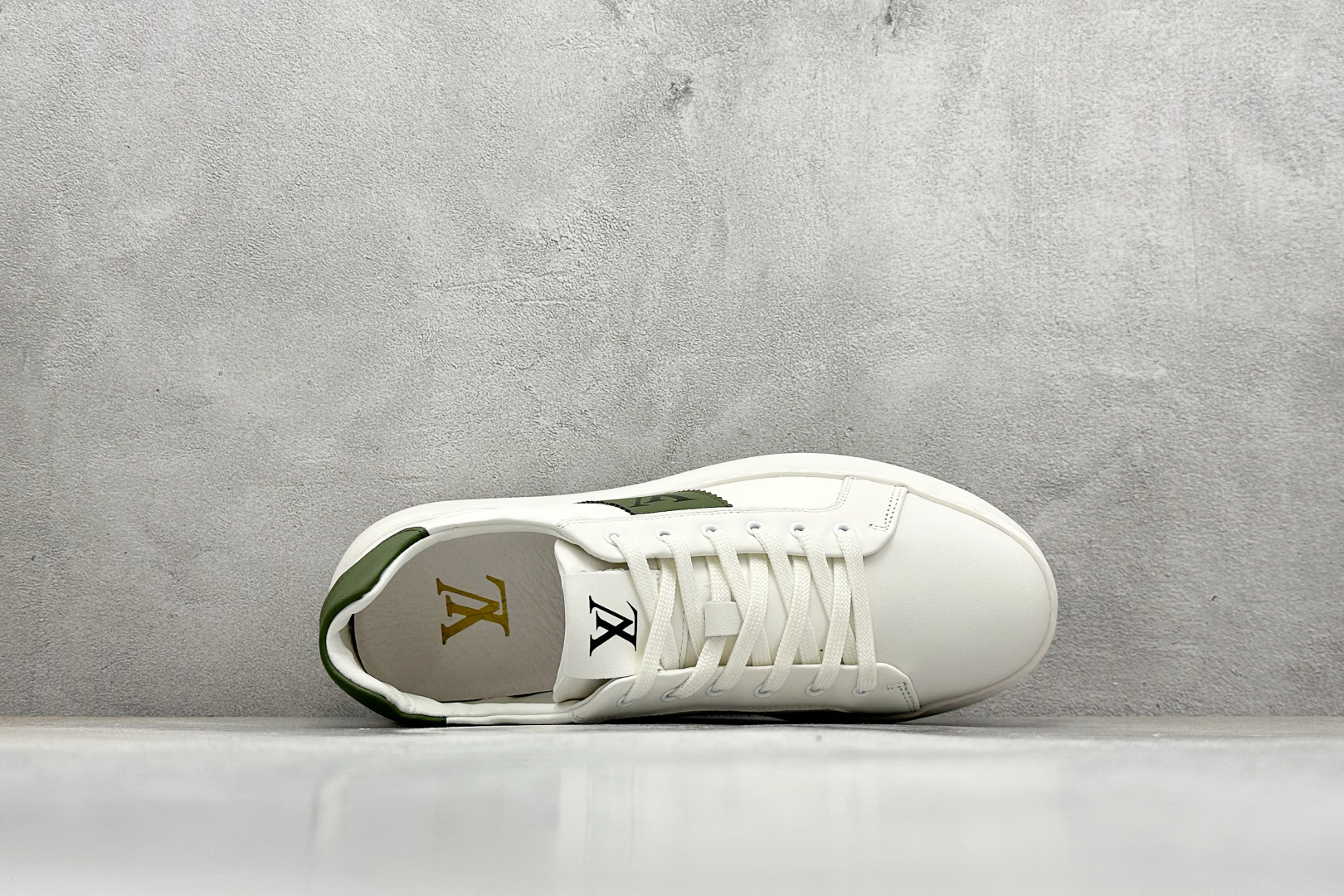 380 Louis Vuitton LV男鞋路易威登休闲文化运动板鞋