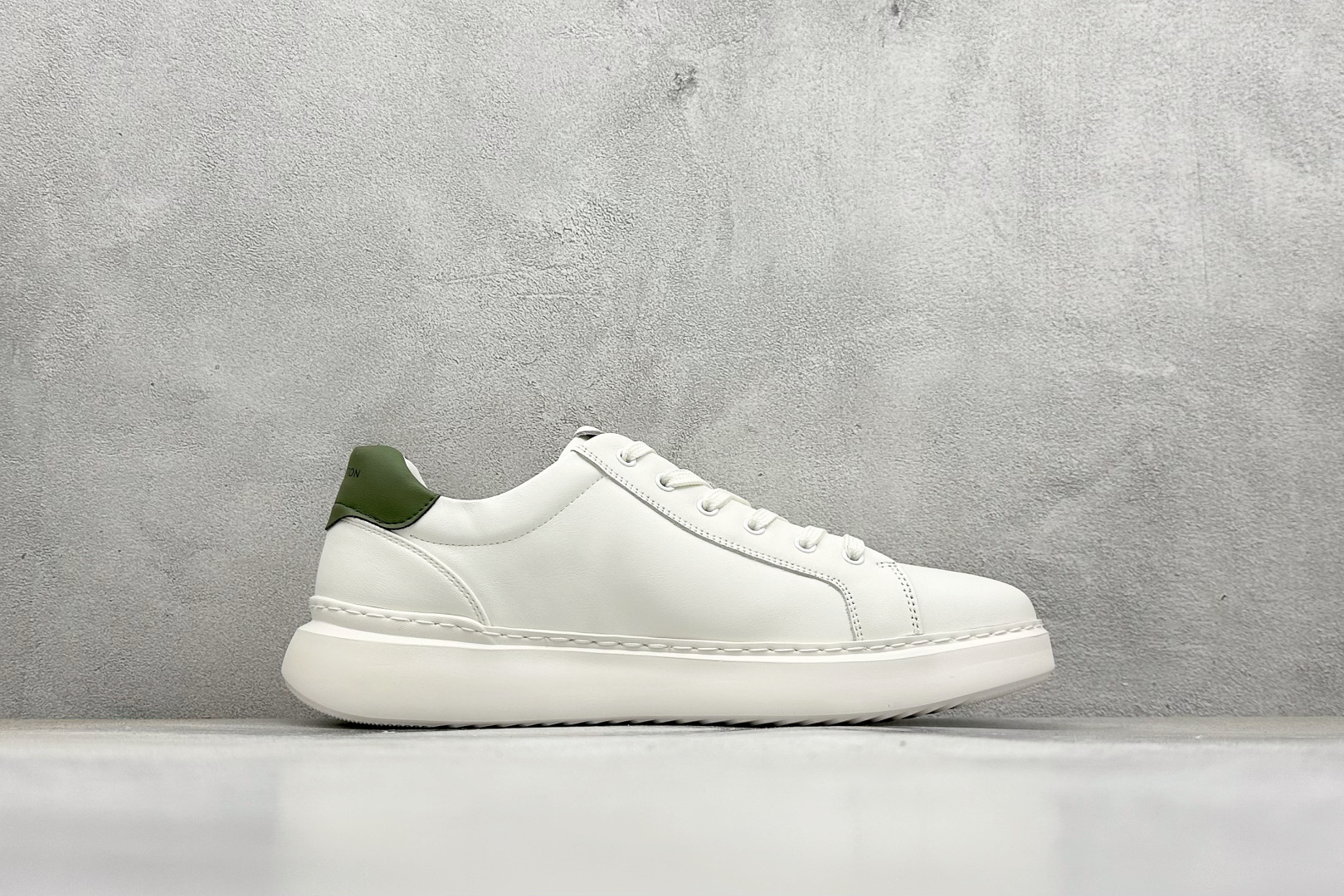 380 Louis Vuitton LV男鞋路易威登休闲文化运动板鞋