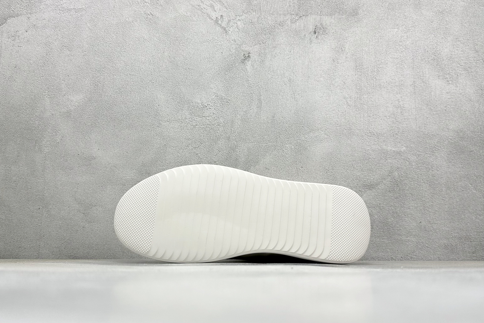 380 Louis Vuitton LV男鞋路易威登休闲文化运动板鞋