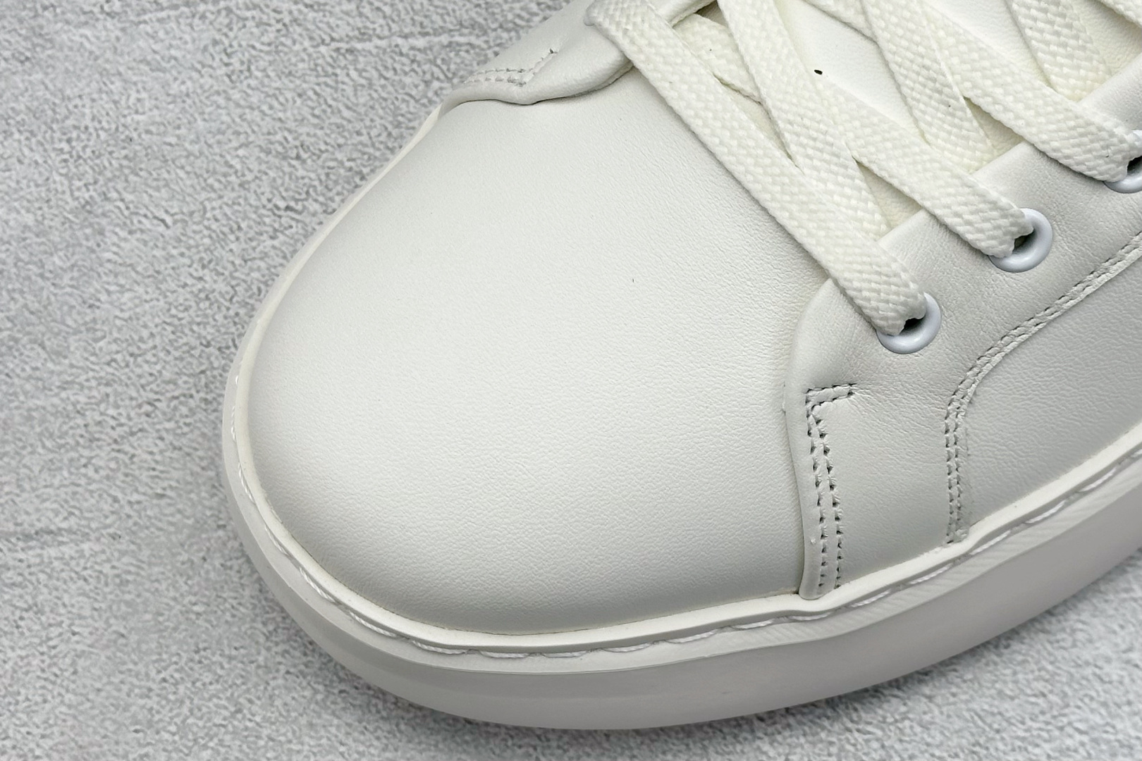 380 Louis Vuitton LV男鞋路易威登休闲文化运动板鞋