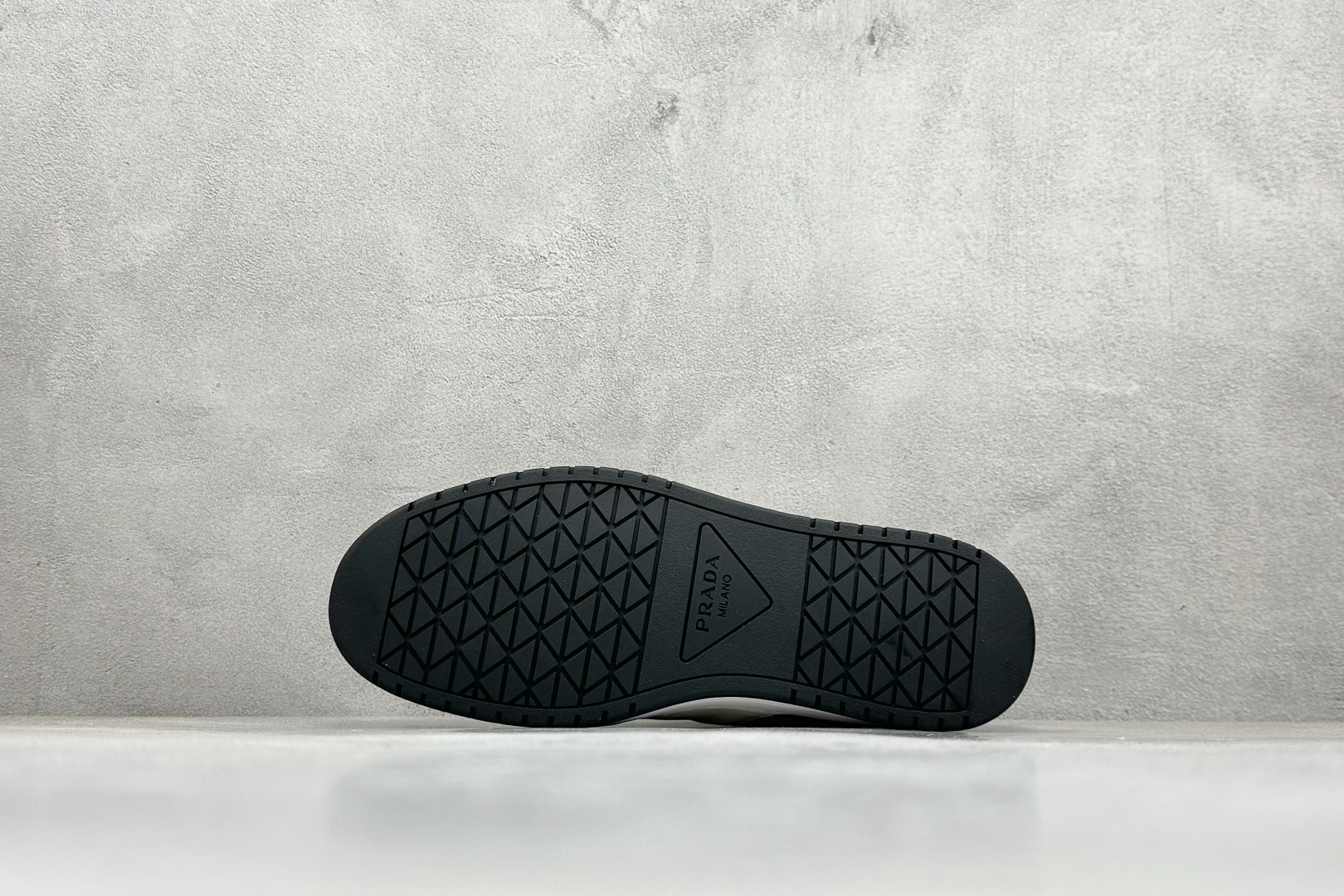 380 PRADA 普拉达马龙同款低帮男鞋休闲鞋运动板鞋系列