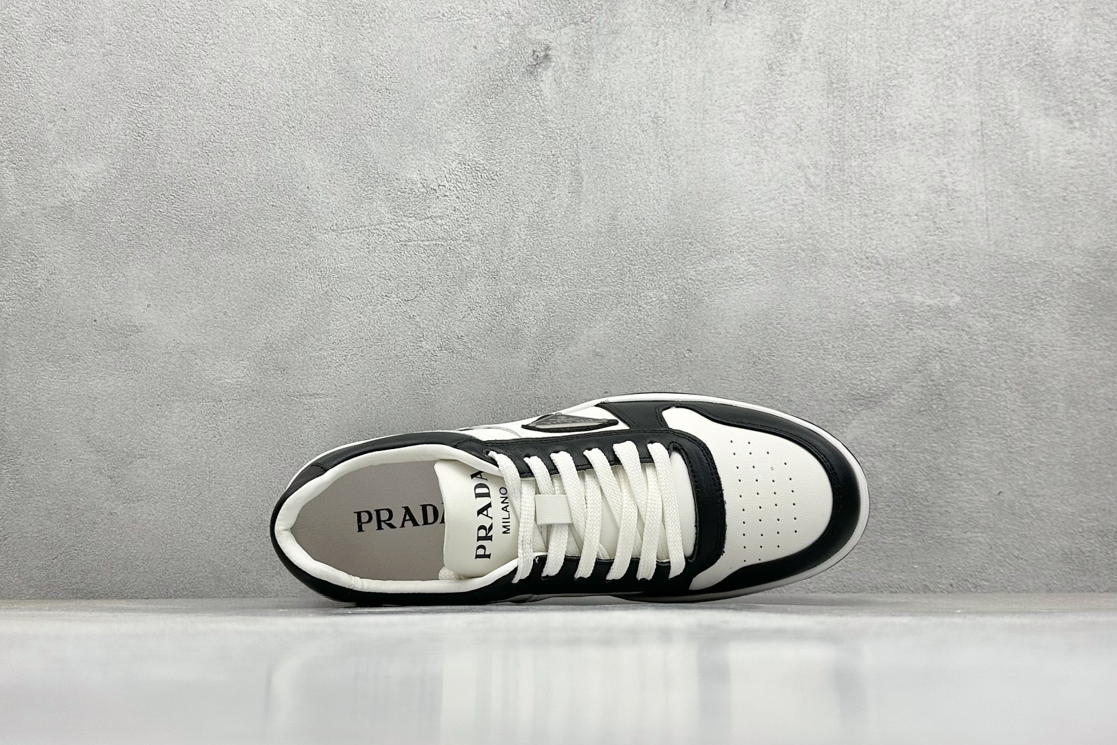 380 PRADA 普拉达马龙同款低帮男鞋休闲鞋运动板鞋系列