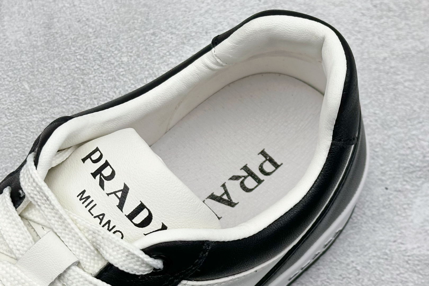 380 PRADA 普拉达马龙同款低帮男鞋休闲鞋运动板鞋系列