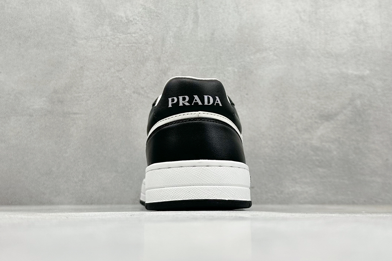 380 PRADA 普拉达马龙同款低帮男鞋休闲鞋运动板鞋系列