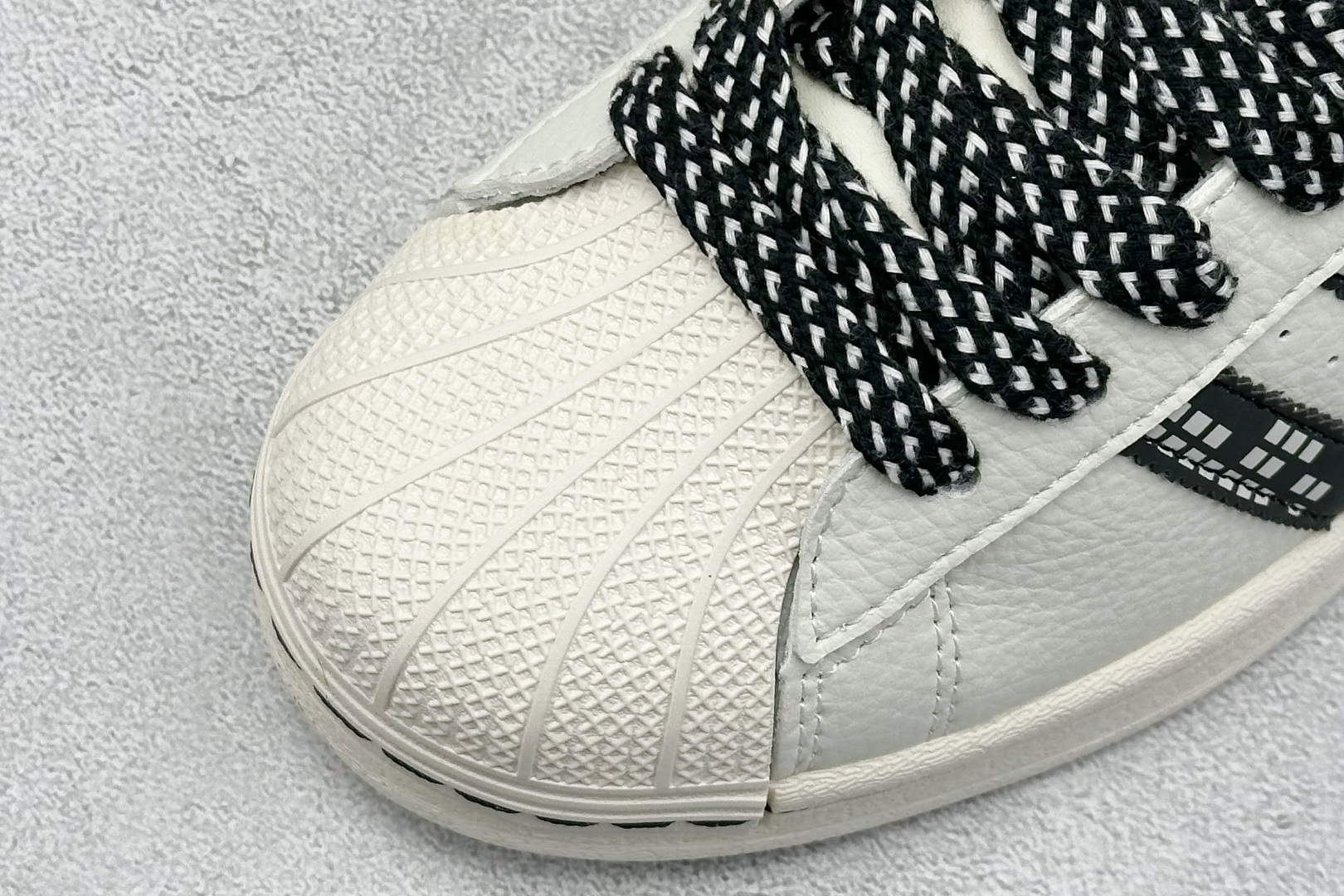 220 AD Originals Superstar x Stussy 白黑 SD6816