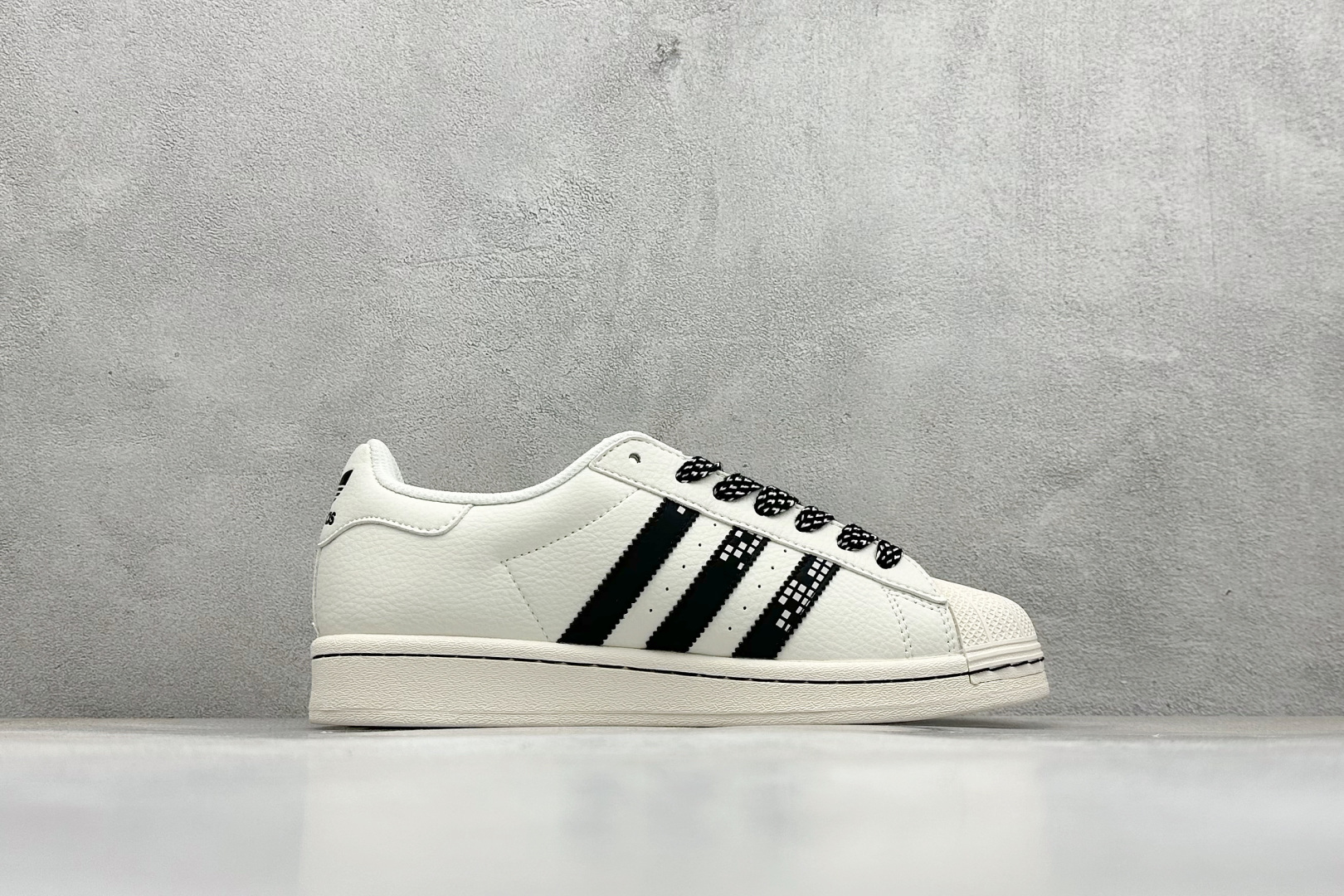 220 AD Originals Superstar x Stussy 白黑 SD6816