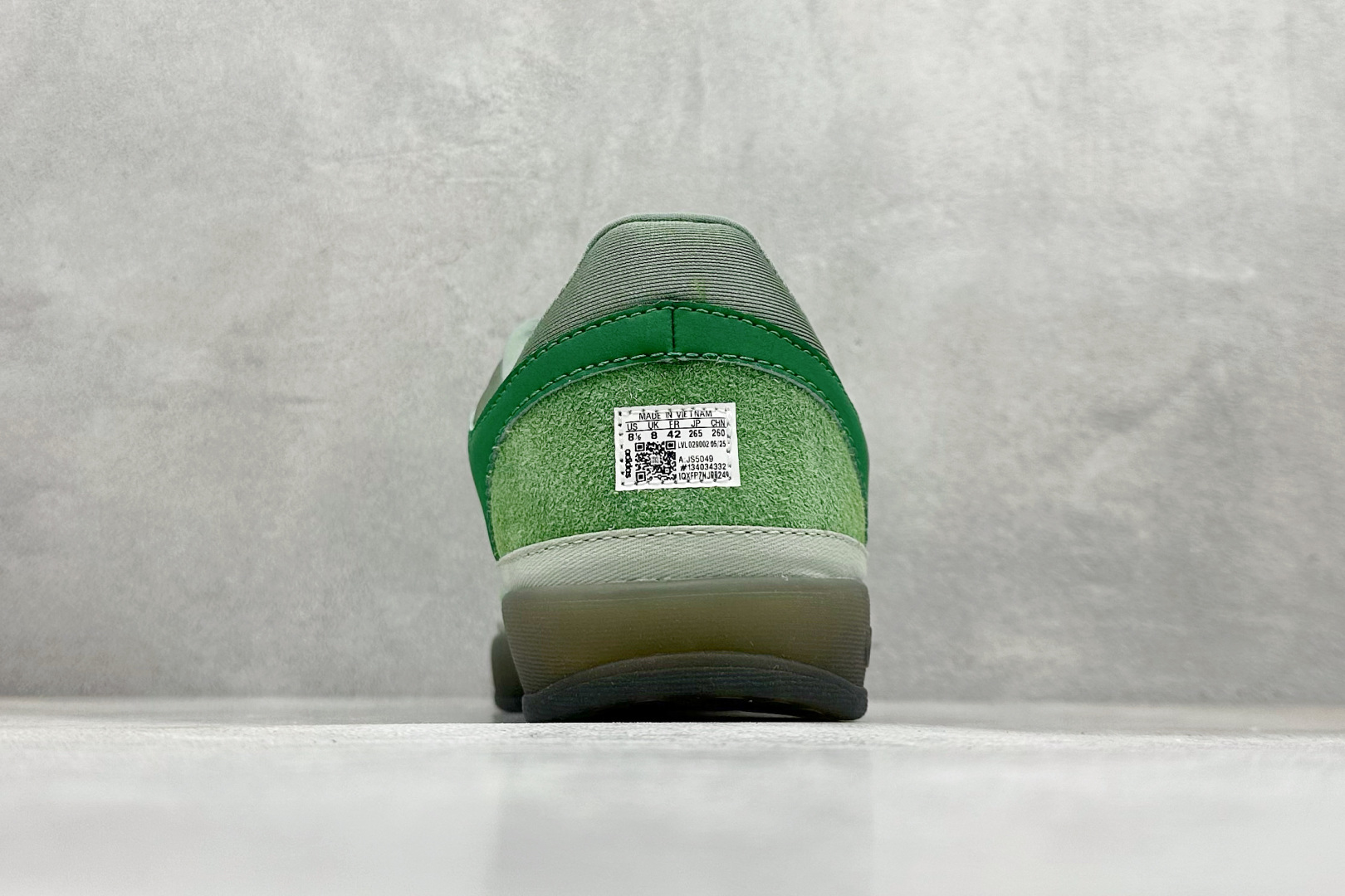 190 Bad Bunny x AD Gazelle Indoor Trainers 联名羚羊内训系列低帮复古百搭休闲运动德训风板鞋 JS5049