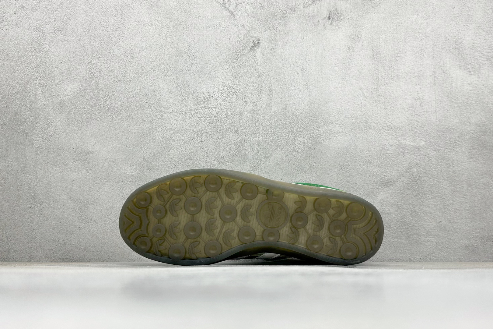 190 Bad Bunny x AD Gazelle Indoor Trainers 联名羚羊内训系列低帮复古百搭休闲运动德训风板鞋 JS5049