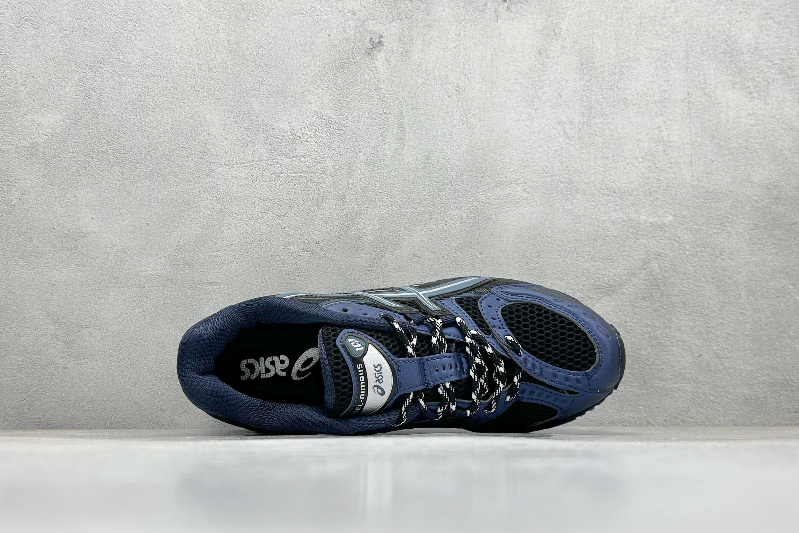 200 Asics Gel-Nimbus 10.1 亚瑟士复古先锋潮流拼接休闲跑步鞋 1203A543-002