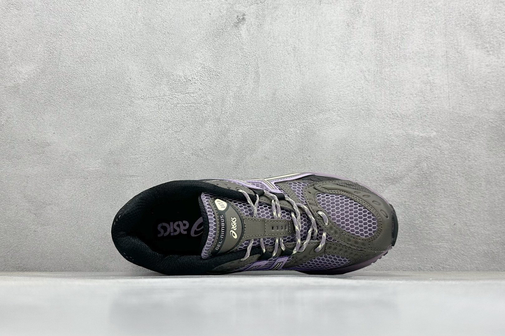 200 Asics Gel-Nimbus 10.1 亚瑟士复古先锋潮流拼接休闲跑步鞋 1203A543-500