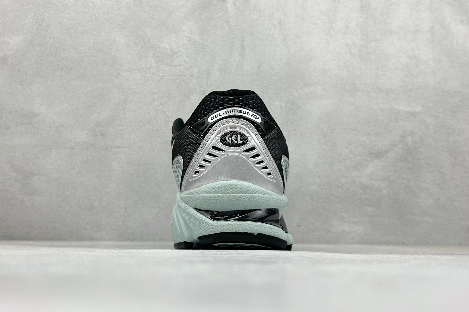 200 Asics Gel-Nimbus 10.1 亚瑟士复古先锋潮流拼接休闲跑步鞋 1203A543-400