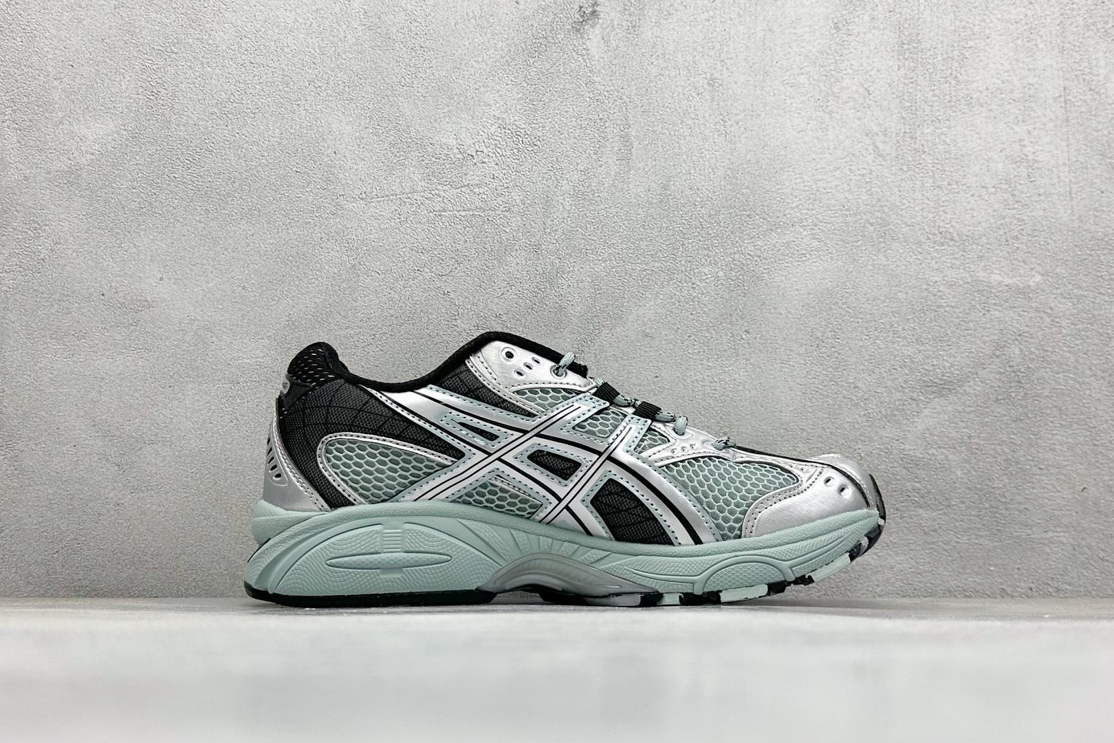 200 Asics Gel-Nimbus 10.1 亚瑟士复古先锋潮流拼接休闲跑步鞋 1203A543-400