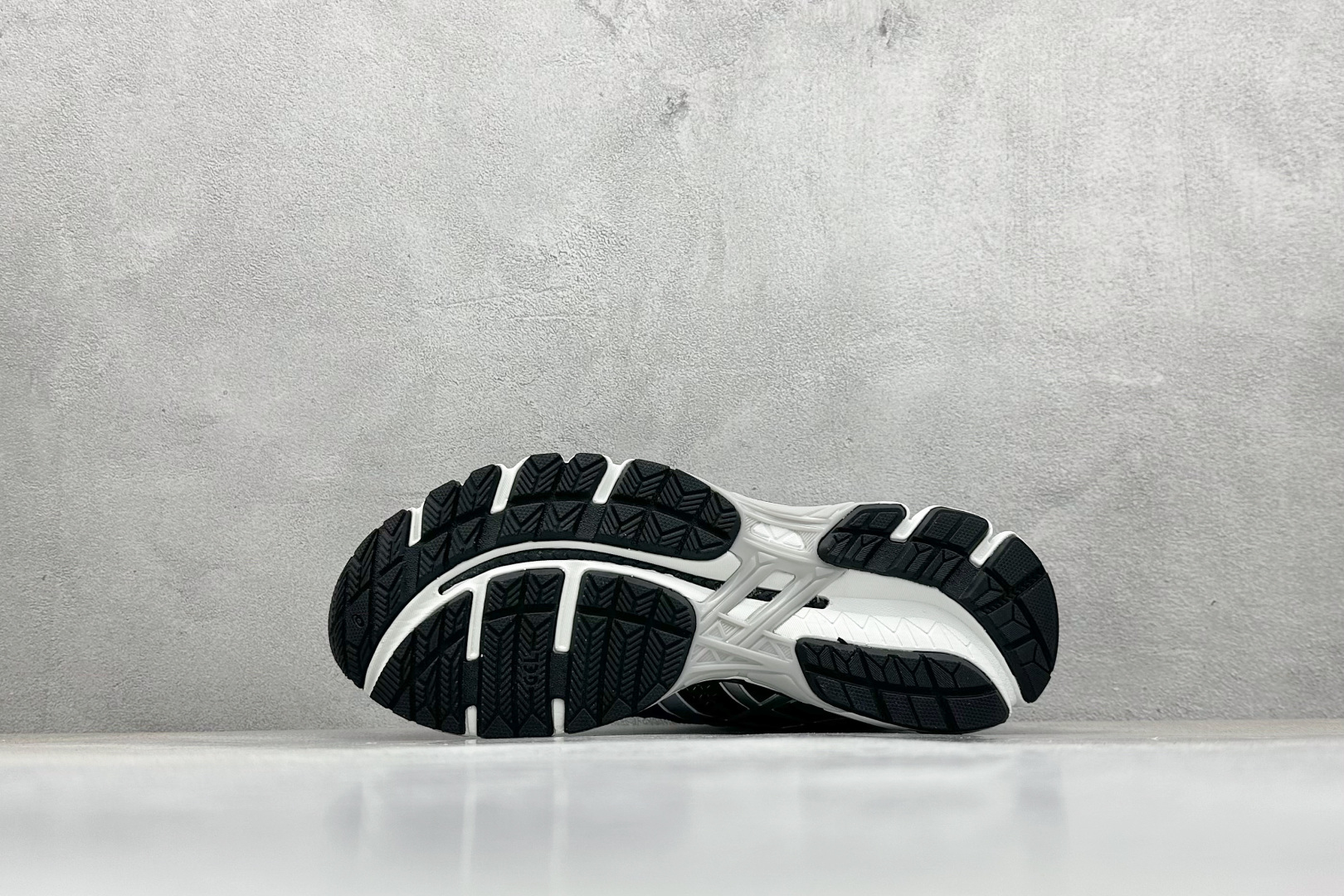 220 Asics GEL-KINETIC FLUENT 运动休闲透气专业跑鞋 1203A388-001