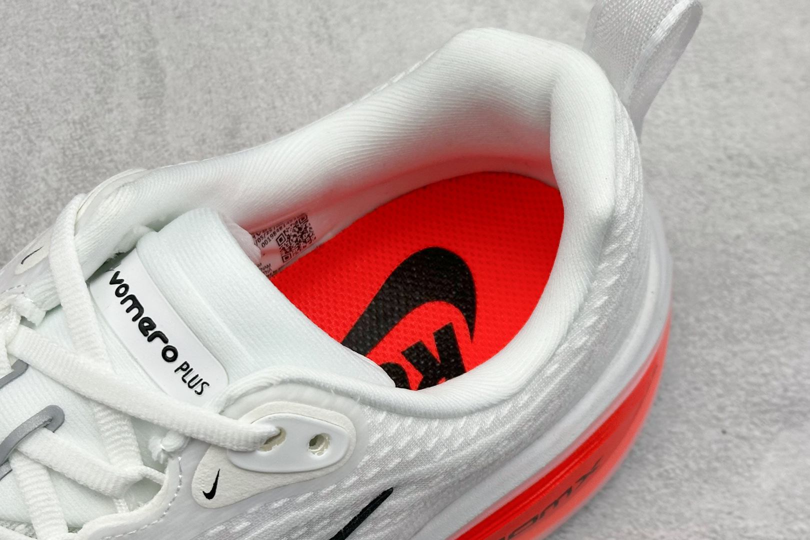 Nike Air Zoom Vomero PLUS 全新科技提前原鞋开发 运动跑鞋 HV8150-100-莆田鞋,莆田鞋货源,高仿鞋,高仿鞋货源,安福档口,莆田高仿鞋,莆田鞋批发,高仿鞋批发,莆田高仿运动鞋,高仿运动鞋,莆田运动鞋 Nike Air Zoom Vomero PLUS 全新科技提前原鞋开发 运动跑鞋 HV8150-100