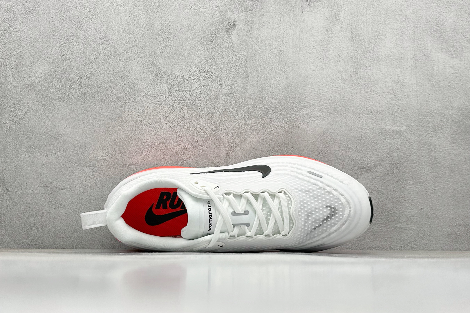 Nike Air Zoom Vomero PLUS 全新科技提前原鞋开发 运动跑鞋 HV8150-100-莆田鞋,莆田鞋货源,高仿鞋,高仿鞋货源,安福档口,莆田高仿鞋,莆田鞋批发,高仿鞋批发,莆田高仿运动鞋,高仿运动鞋,莆田运动鞋 Nike Air Zoom Vomero PLUS 全新科技提前原鞋开发 运动跑鞋 HV8150-100