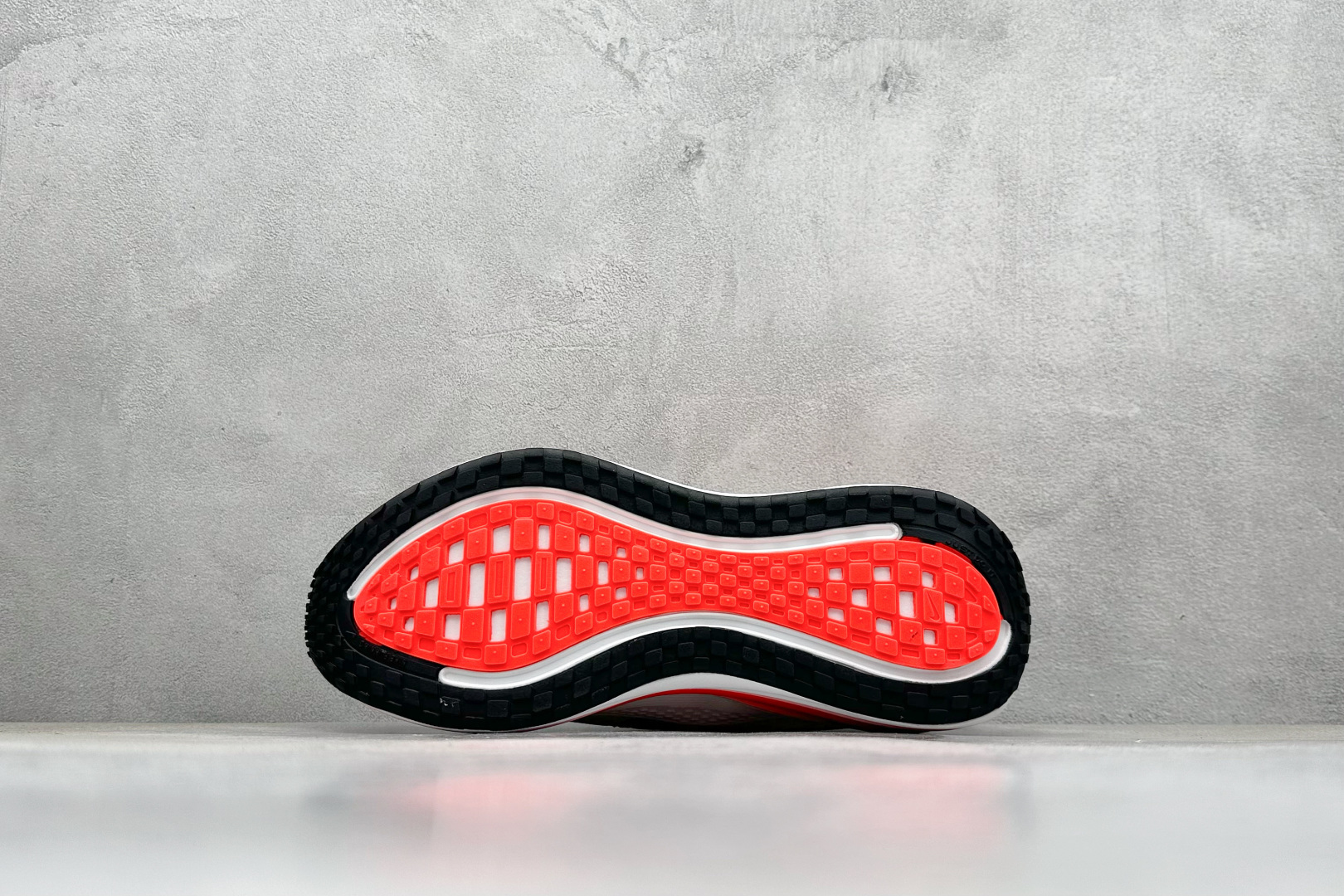 Nike Air Zoom Vomero PLUS 全新科技提前原鞋开发 运动跑鞋 HV8150-100-莆田鞋,莆田鞋货源,高仿鞋,高仿鞋货源,安福档口,莆田高仿鞋,莆田鞋批发,高仿鞋批发,莆田高仿运动鞋,高仿运动鞋,莆田运动鞋 Nike Air Zoom Vomero PLUS 全新科技提前原鞋开发 运动跑鞋 HV8150-100